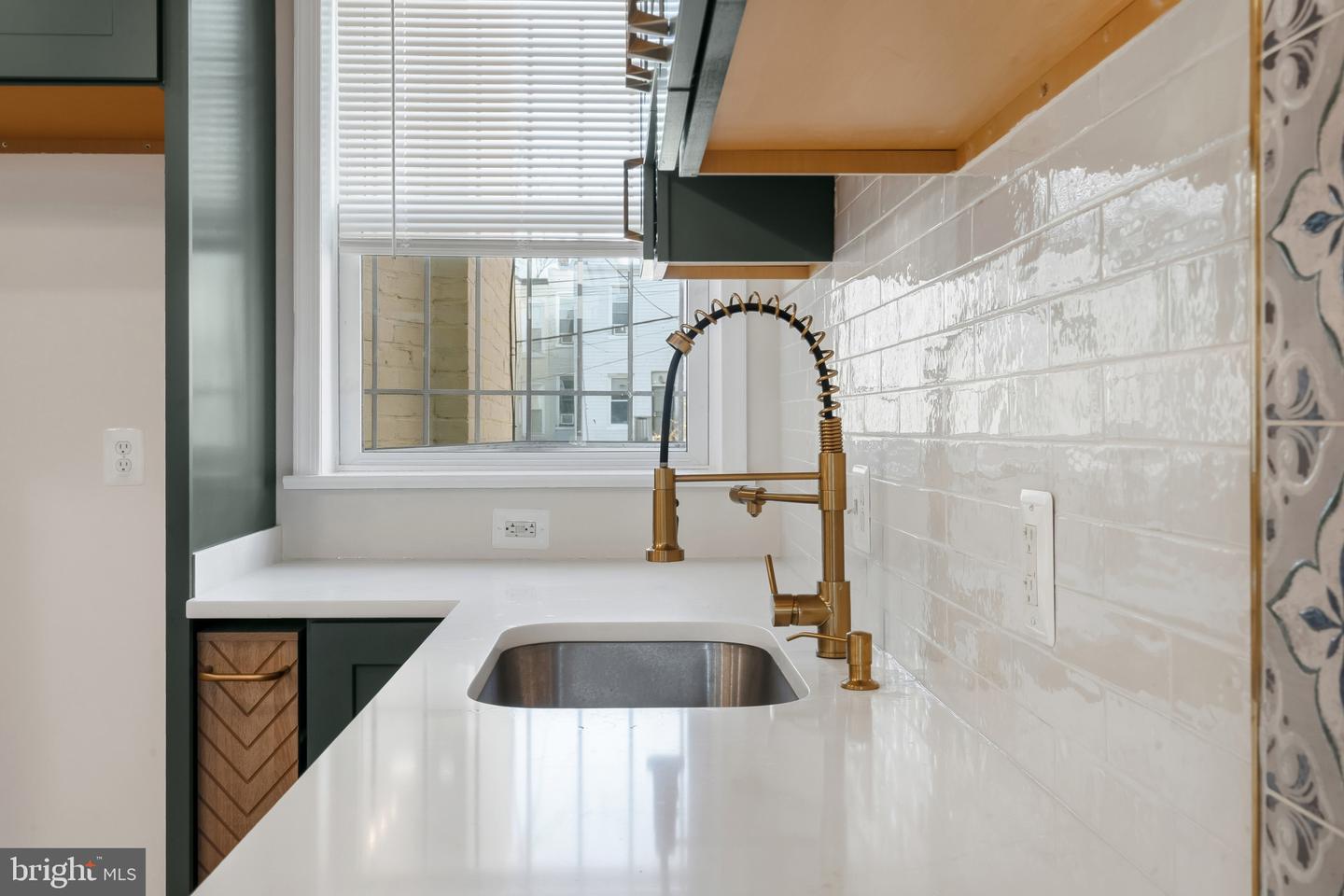 1018 11TH ST NE, WASHINGTON, District Of Columbia 20002, 4 Bedrooms Bedrooms, ,3 BathroomsBathrooms,Residential,For sale,1018 11TH ST NE,DCDC2233084 MLS # DCDC2233084