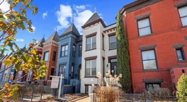 1018 11TH ST NE, WASHINGTON, District Of Columbia 20002, 4 Bedrooms Bedrooms, ,3 BathroomsBathrooms,Residential,For sale,1018 11TH ST NE,DCDC2233084 MLS # DCDC2233084