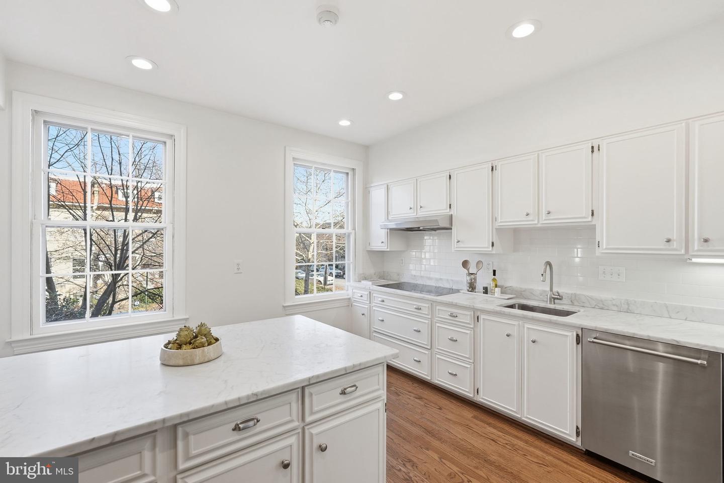 3402 R ST NW, WASHINGTON, District Of Columbia 20007, 4 Bedrooms Bedrooms, ,3 BathroomsBathrooms,Residential,For sale,3402 R ST NW,DCDC2233520 MLS # DCDC2233520