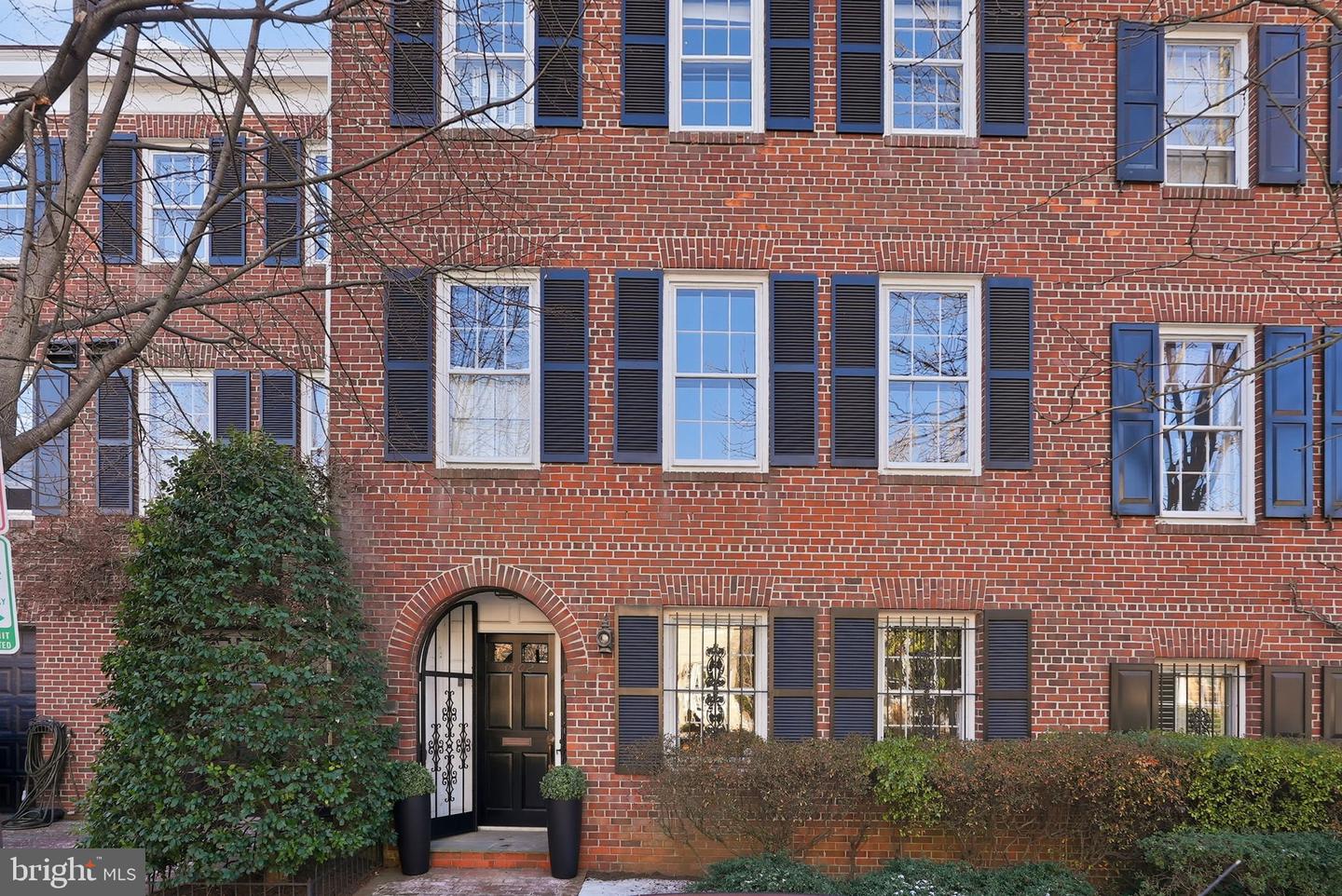 3402 R ST NW, WASHINGTON, District Of Columbia 20007, 4 Bedrooms Bedrooms, ,3 BathroomsBathrooms,Residential,For sale,3402 R ST NW,DCDC2233520 MLS # DCDC2233520