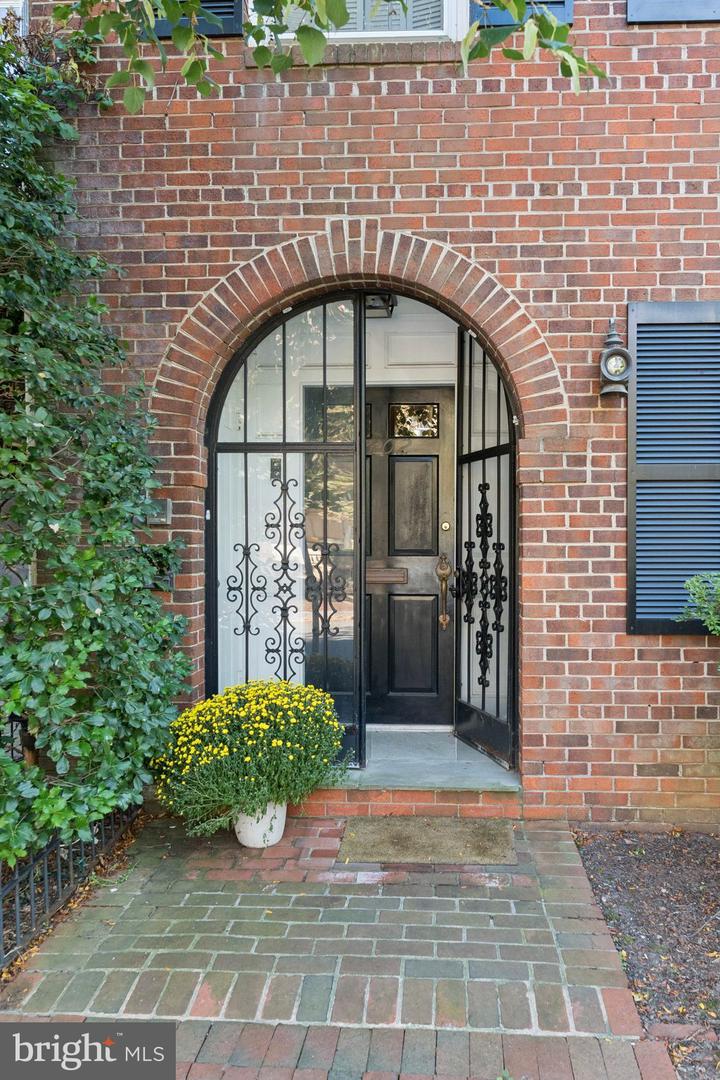 3402 R ST NW, WASHINGTON, District Of Columbia 20007, 4 Bedrooms Bedrooms, ,3 BathroomsBathrooms,Residential,For sale,3402 R ST NW,DCDC2233520 MLS # DCDC2233520