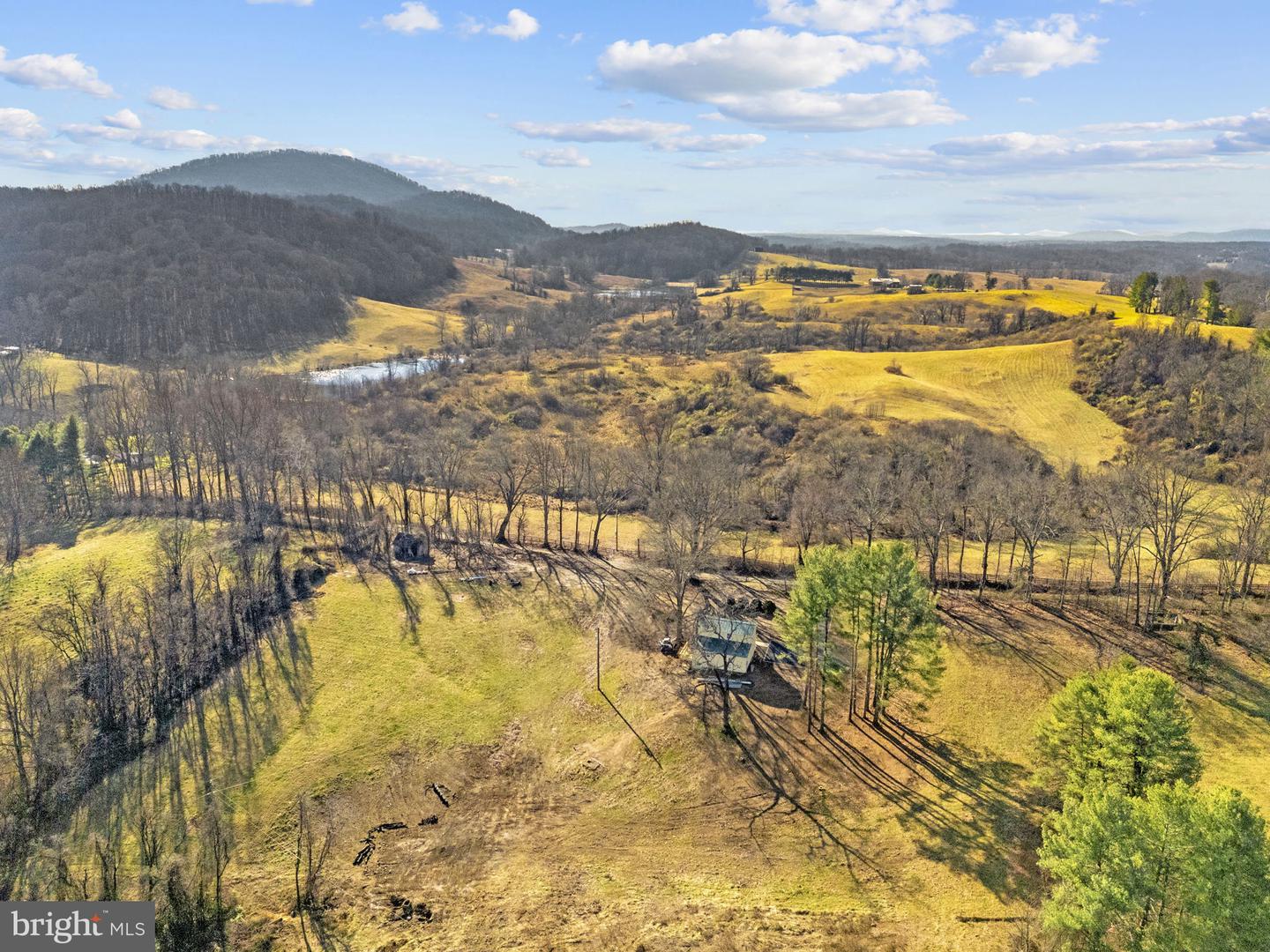 11066 MORELAND RD, DELAPLANE, Virginia 20144, 3 Bedrooms Bedrooms, ,2 BathroomsBathrooms,Residential,For sale,11066 MORELAND RD,VAFQ2019878 MLS # VAFQ2019878