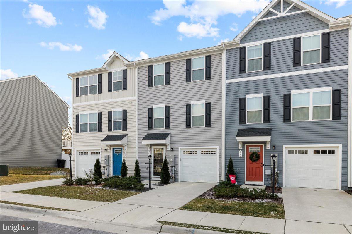 131 KENSINGTON CIR, MIDDLETOWN, Virginia 22645, 3 Bedrooms Bedrooms, 11 Rooms Rooms,2 BathroomsBathrooms,Residential,For sale,131 KENSINGTON CIR,VAFV2038426 MLS # VAFV2038426