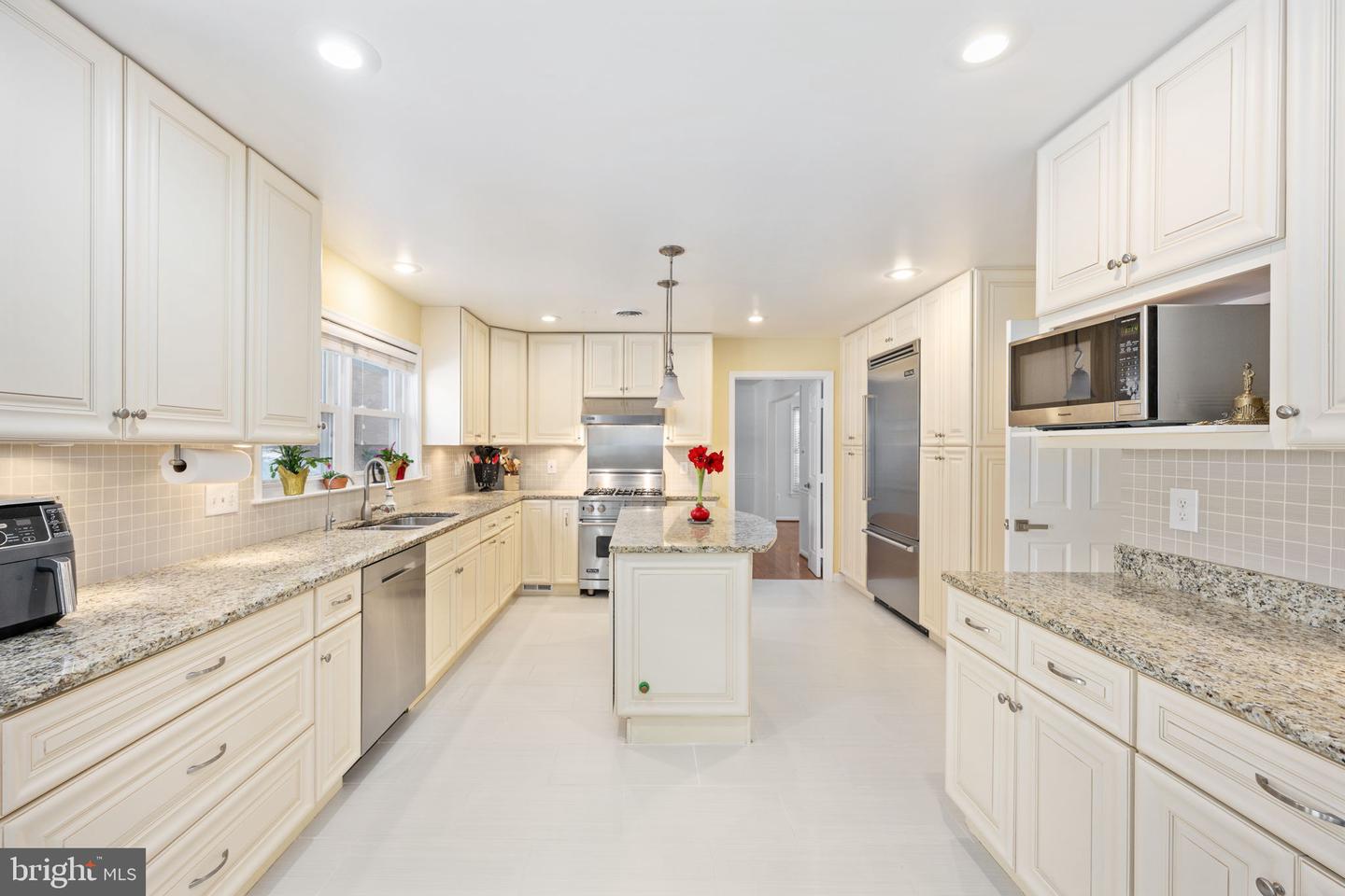 13953 OLEANDER CT, WOODBRIDGE, Virginia 22193, 6 Bedrooms Bedrooms, ,3 BathroomsBathrooms,Residential,For sale,13953 OLEANDER CT,VAPW2108974 MLS # VAPW2108974