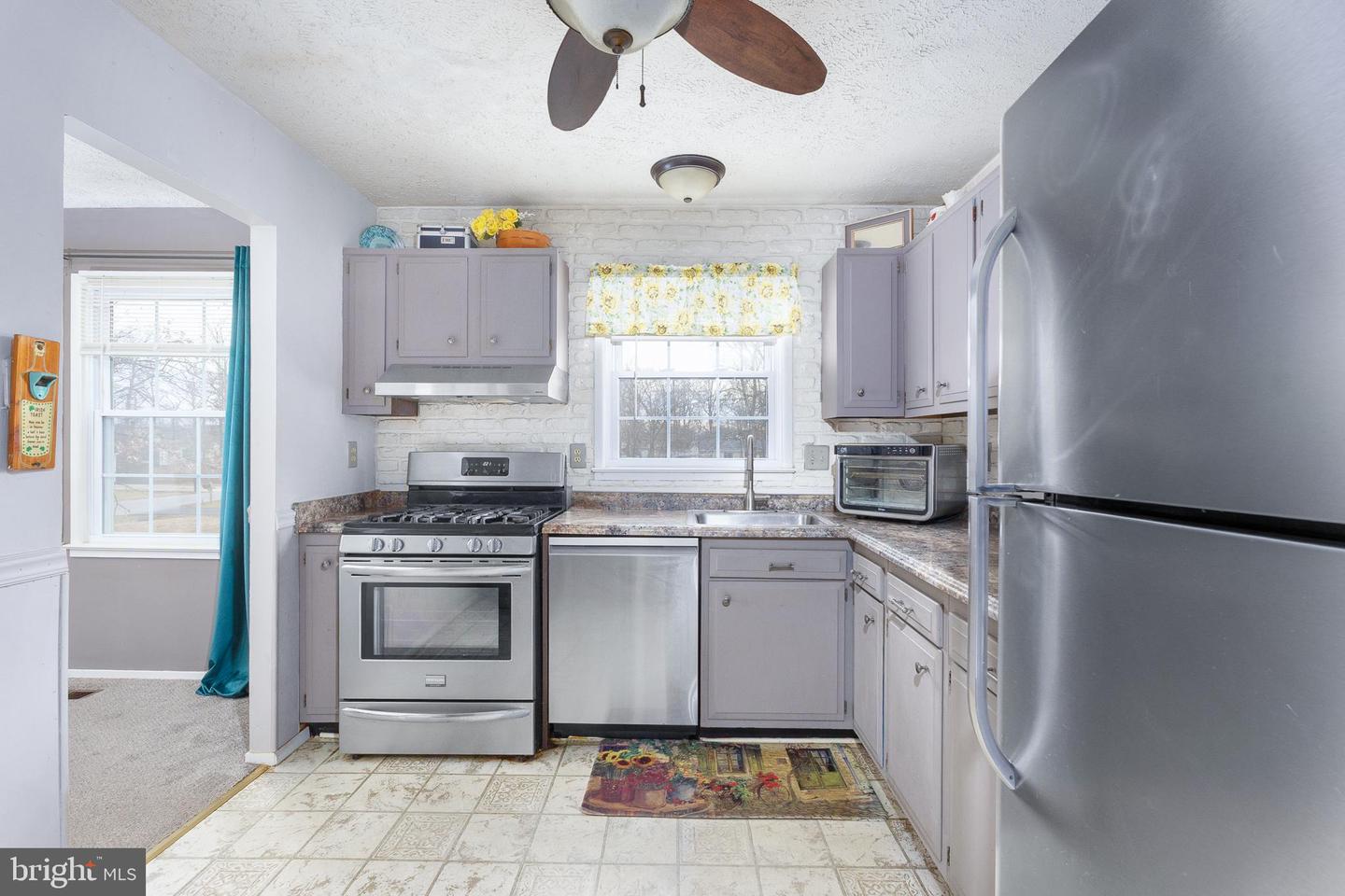 3400 HAWTHORNE RD, FREDERICKSBURG, Virginia 22407, 3 Bedrooms Bedrooms, 10 Rooms Rooms,2 BathroomsBathrooms,Residential,For sale,3400 HAWTHORNE RD,VASP2038082 MLS # VASP2038082