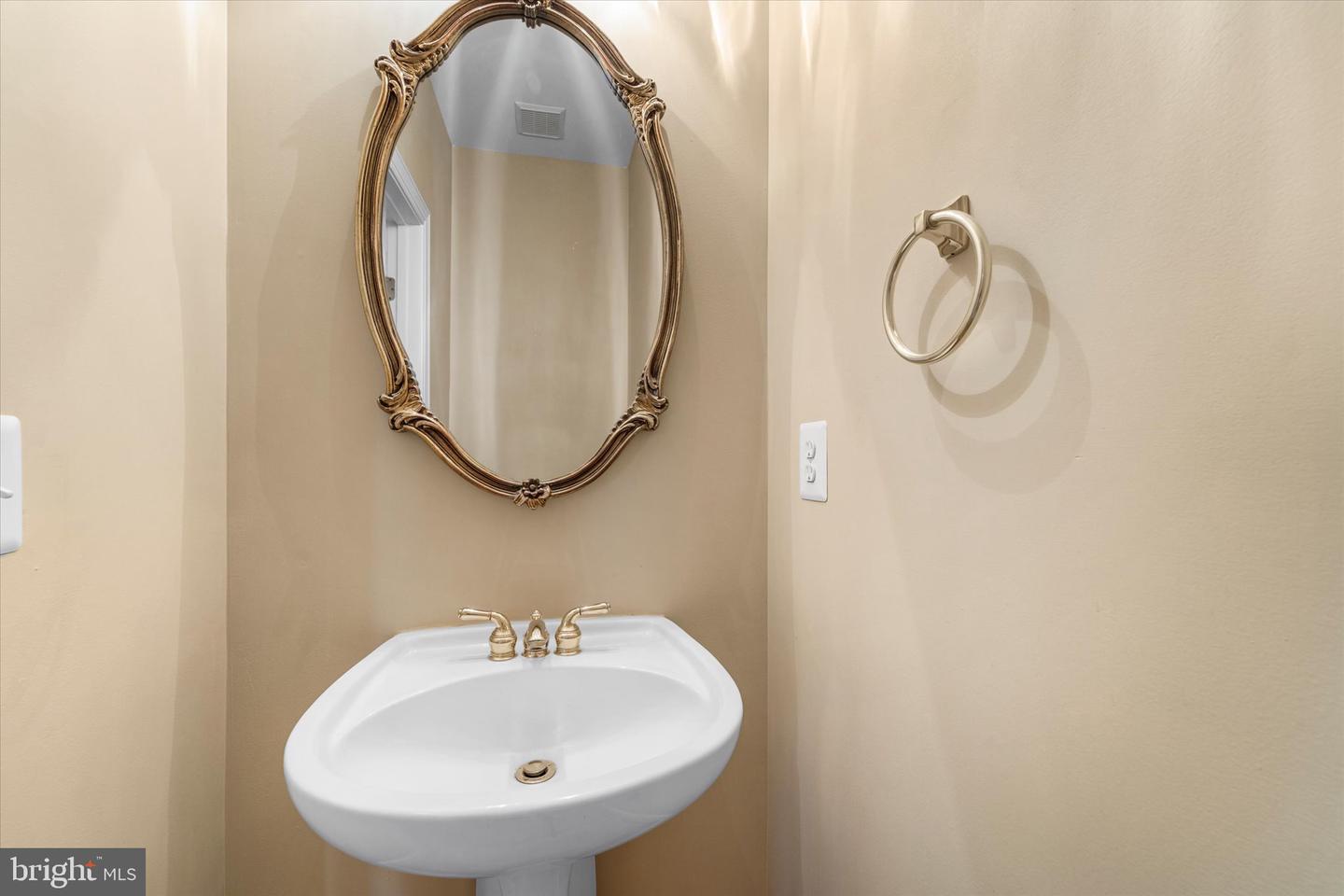 19028 SNOWBERRY CT, LEESBURG, Virginia 20176, 5 Bedrooms Bedrooms, ,3 BathroomsBathrooms,Residential,For sale,19028 SNOWBERRY CT,VALO2112266 MLS # VALO2112266