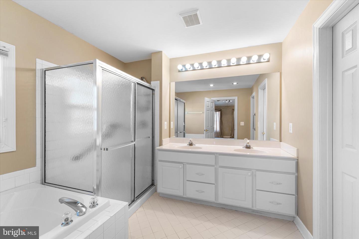 19028 SNOWBERRY CT, LEESBURG, Virginia 20176, 5 Bedrooms Bedrooms, ,3 BathroomsBathrooms,Residential,For sale,19028 SNOWBERRY CT,VALO2112266 MLS # VALO2112266