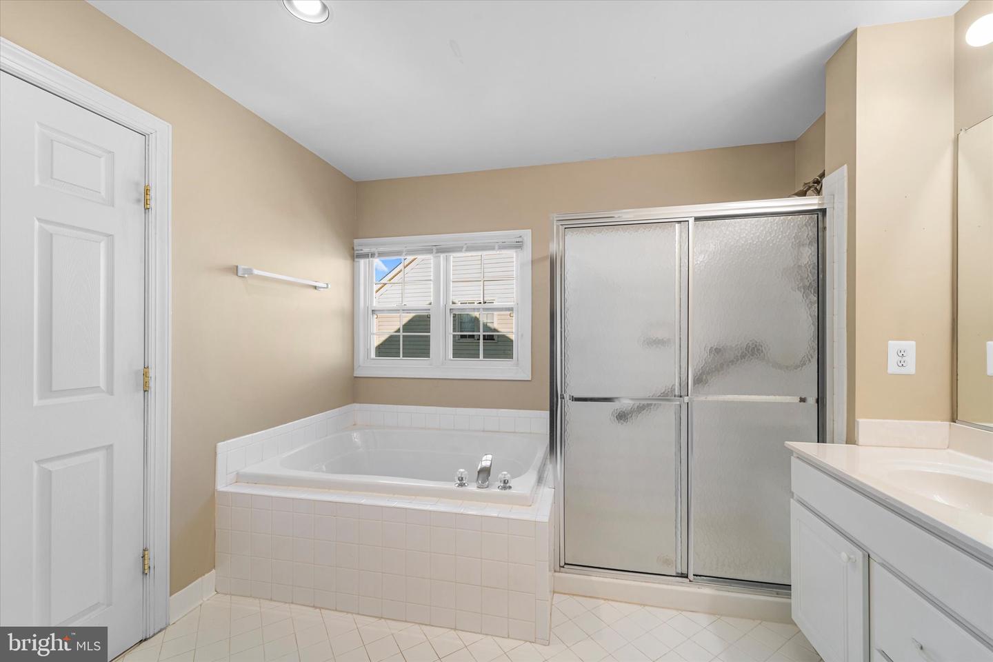 19028 SNOWBERRY CT, LEESBURG, Virginia 20176, 5 Bedrooms Bedrooms, ,3 BathroomsBathrooms,Residential,For sale,19028 SNOWBERRY CT,VALO2112266 MLS # VALO2112266