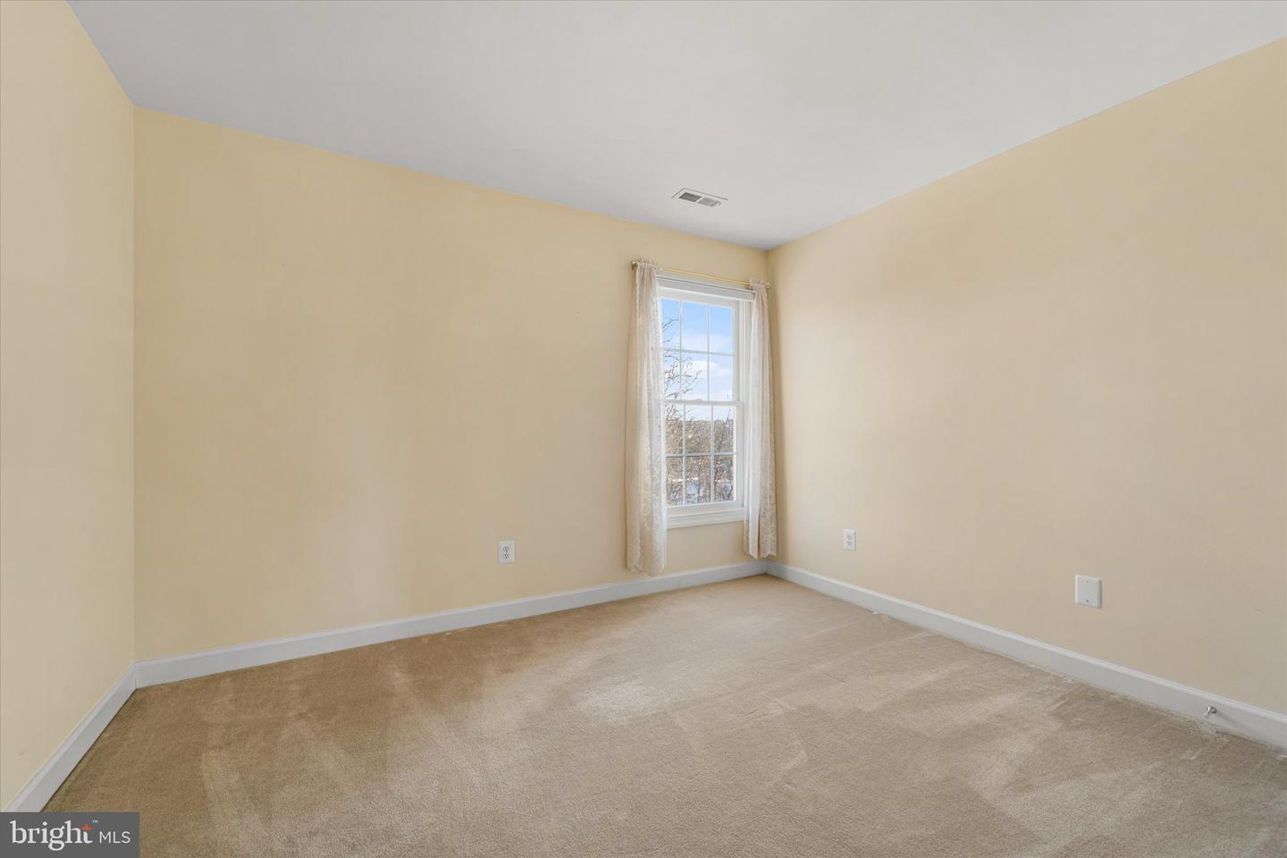 19028 SNOWBERRY CT, LEESBURG, Virginia 20176, 5 Bedrooms Bedrooms, ,3 BathroomsBathrooms,Residential,For sale,19028 SNOWBERRY CT,VALO2112266 MLS # VALO2112266