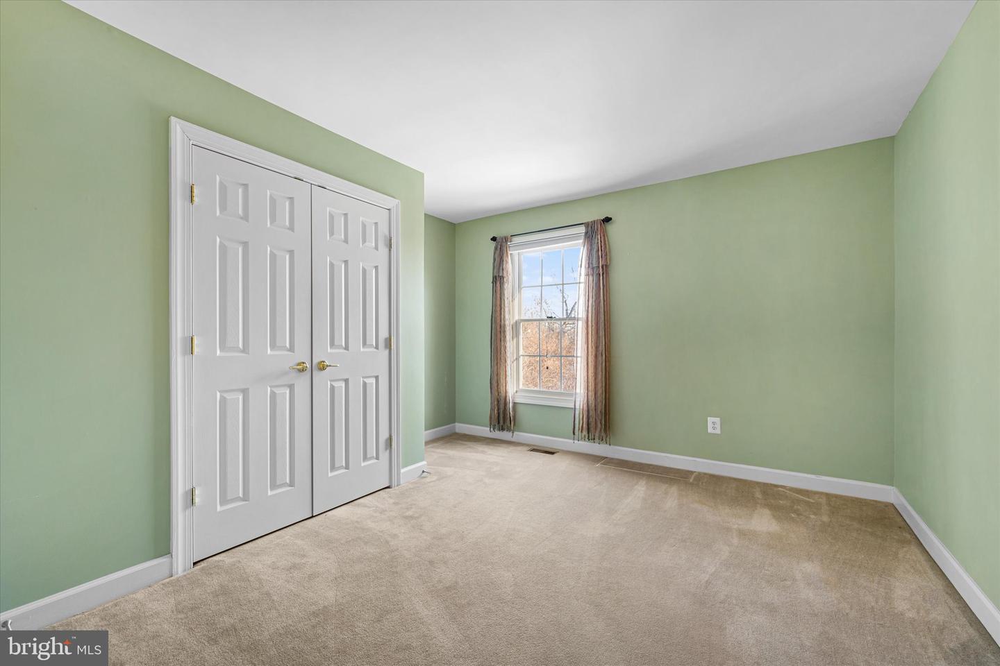 19028 SNOWBERRY CT, LEESBURG, Virginia 20176, 5 Bedrooms Bedrooms, ,3 BathroomsBathrooms,Residential,For sale,19028 SNOWBERRY CT,VALO2112266 MLS # VALO2112266