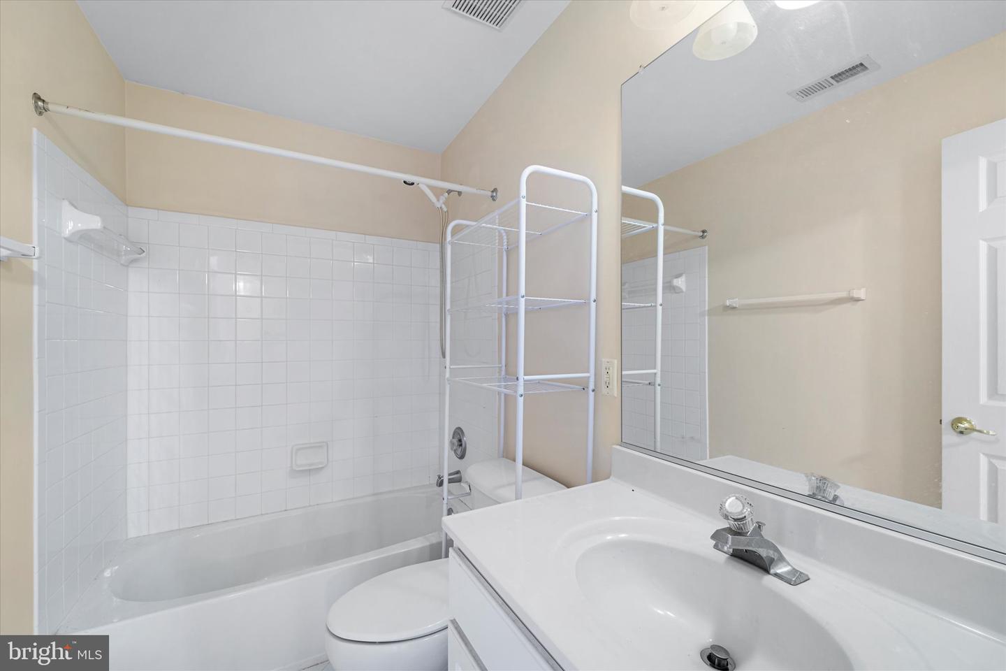 19028 SNOWBERRY CT, LEESBURG, Virginia 20176, 5 Bedrooms Bedrooms, ,3 BathroomsBathrooms,Residential,For sale,19028 SNOWBERRY CT,VALO2112266 MLS # VALO2112266