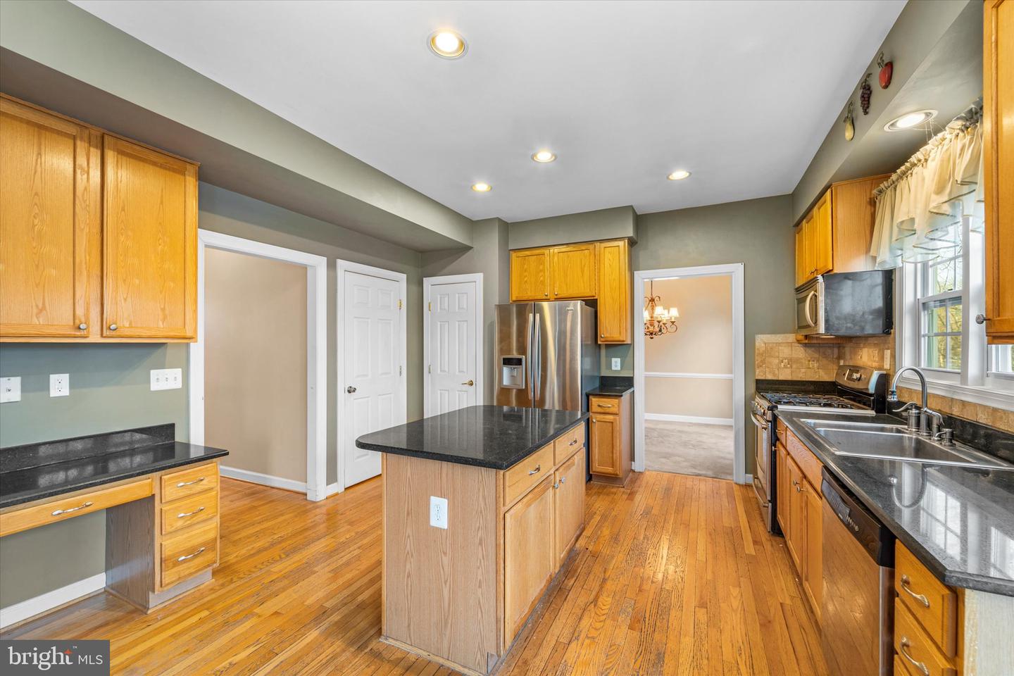 19028 SNOWBERRY CT, LEESBURG, Virginia 20176, 5 Bedrooms Bedrooms, ,3 BathroomsBathrooms,Residential,For sale,19028 SNOWBERRY CT,VALO2112266 MLS # VALO2112266