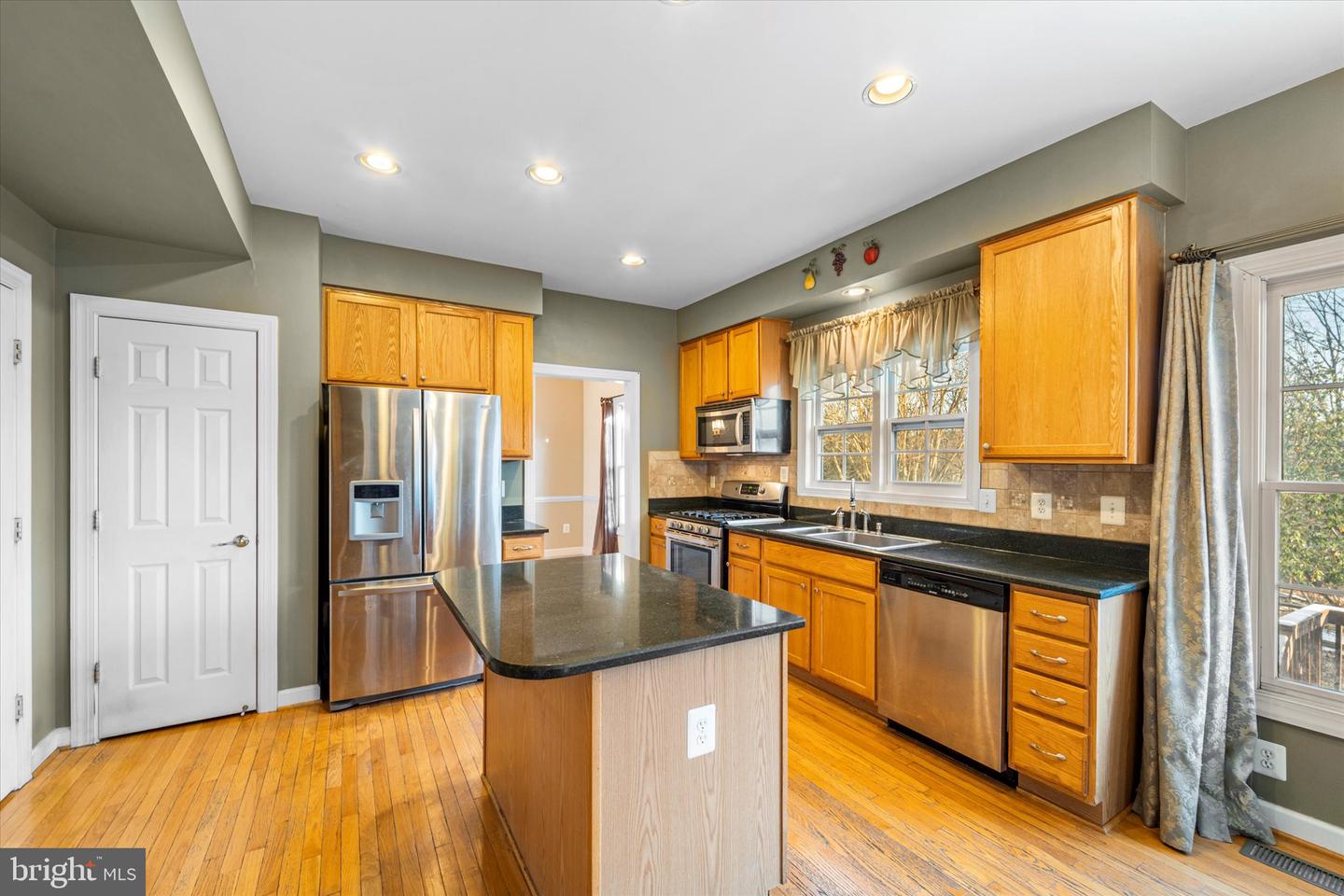 19028 SNOWBERRY CT, LEESBURG, Virginia 20176, 5 Bedrooms Bedrooms, ,3 BathroomsBathrooms,Residential,For sale,19028 SNOWBERRY CT,VALO2112266 MLS # VALO2112266