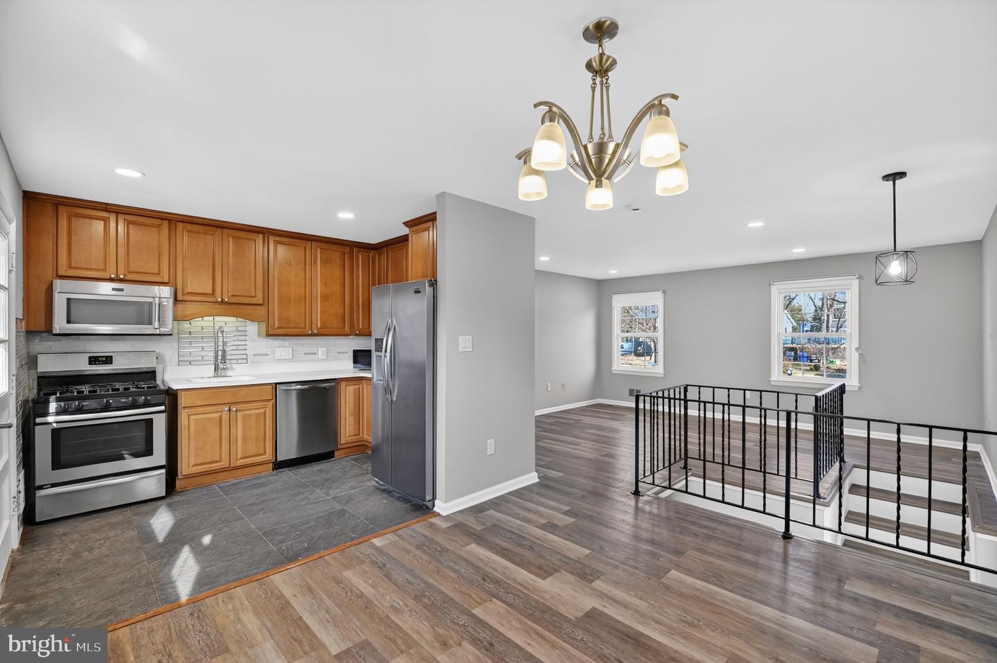 8012 FRYE RD, ALEXANDRIA, Virginia 22309, 4 Bedrooms Bedrooms, ,3 BathroomsBathrooms,Residential,For sale,8012 FRYE RD,VAFX2282302 MLS # VAFX2282302