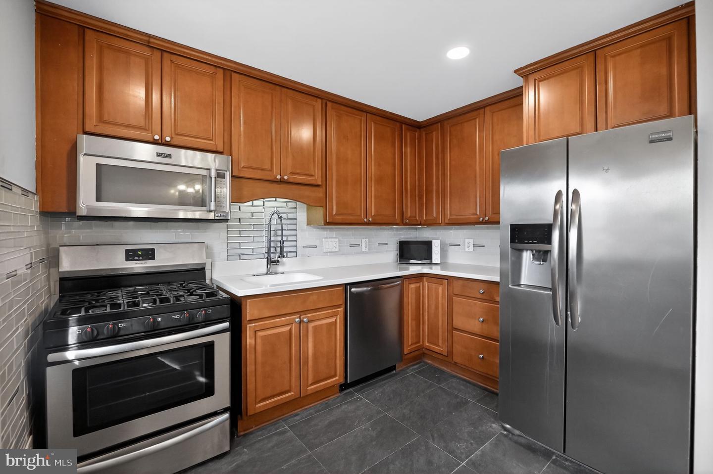 8012 FRYE RD, ALEXANDRIA, Virginia 22309, 4 Bedrooms Bedrooms, ,3 BathroomsBathrooms,Residential,For sale,8012 FRYE RD,VAFX2282302 MLS # VAFX2282302