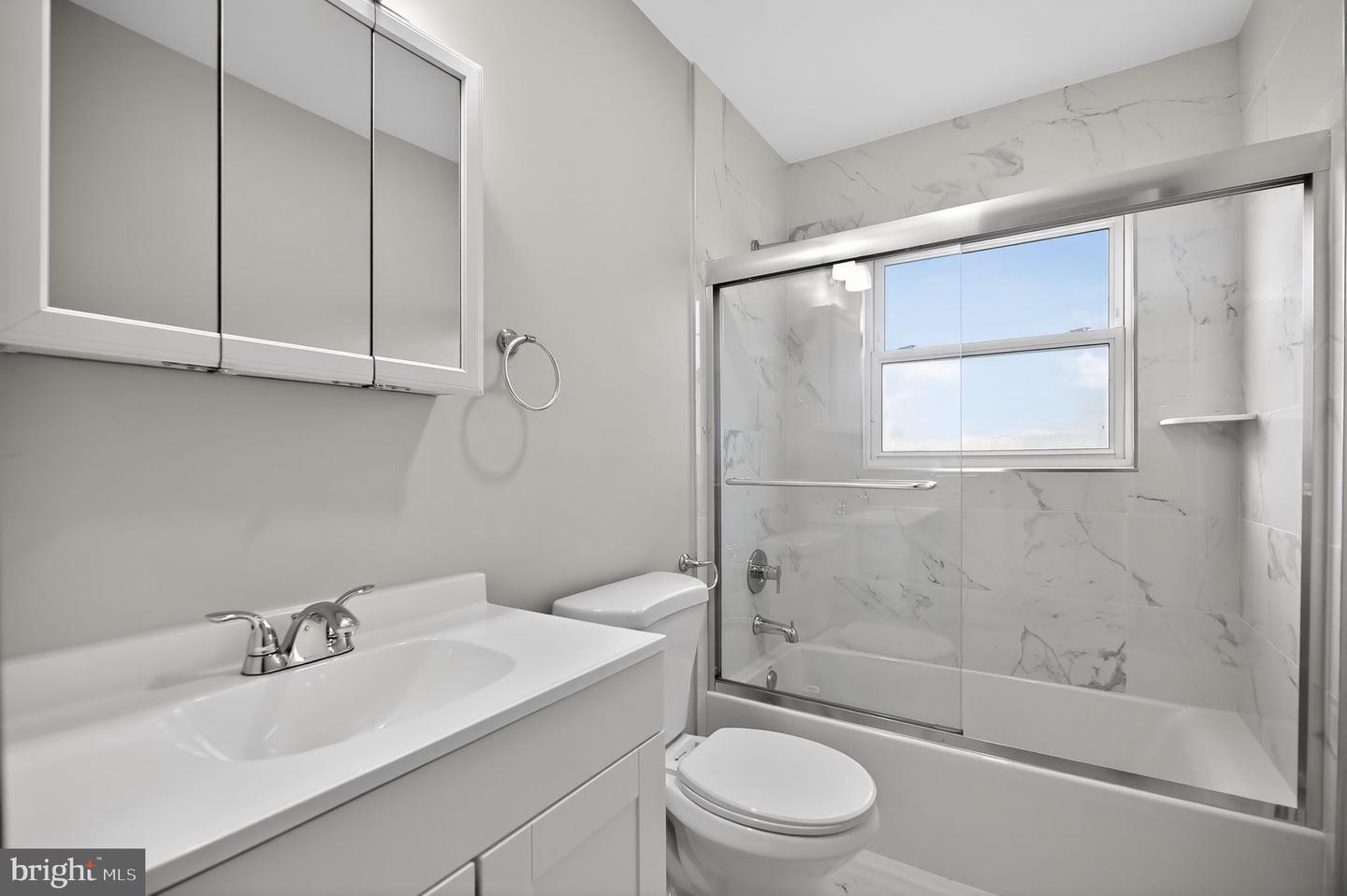 8012 FRYE RD, ALEXANDRIA, Virginia 22309, 4 Bedrooms Bedrooms, ,3 BathroomsBathrooms,Residential,For sale,8012 FRYE RD,VAFX2282302 MLS # VAFX2282302