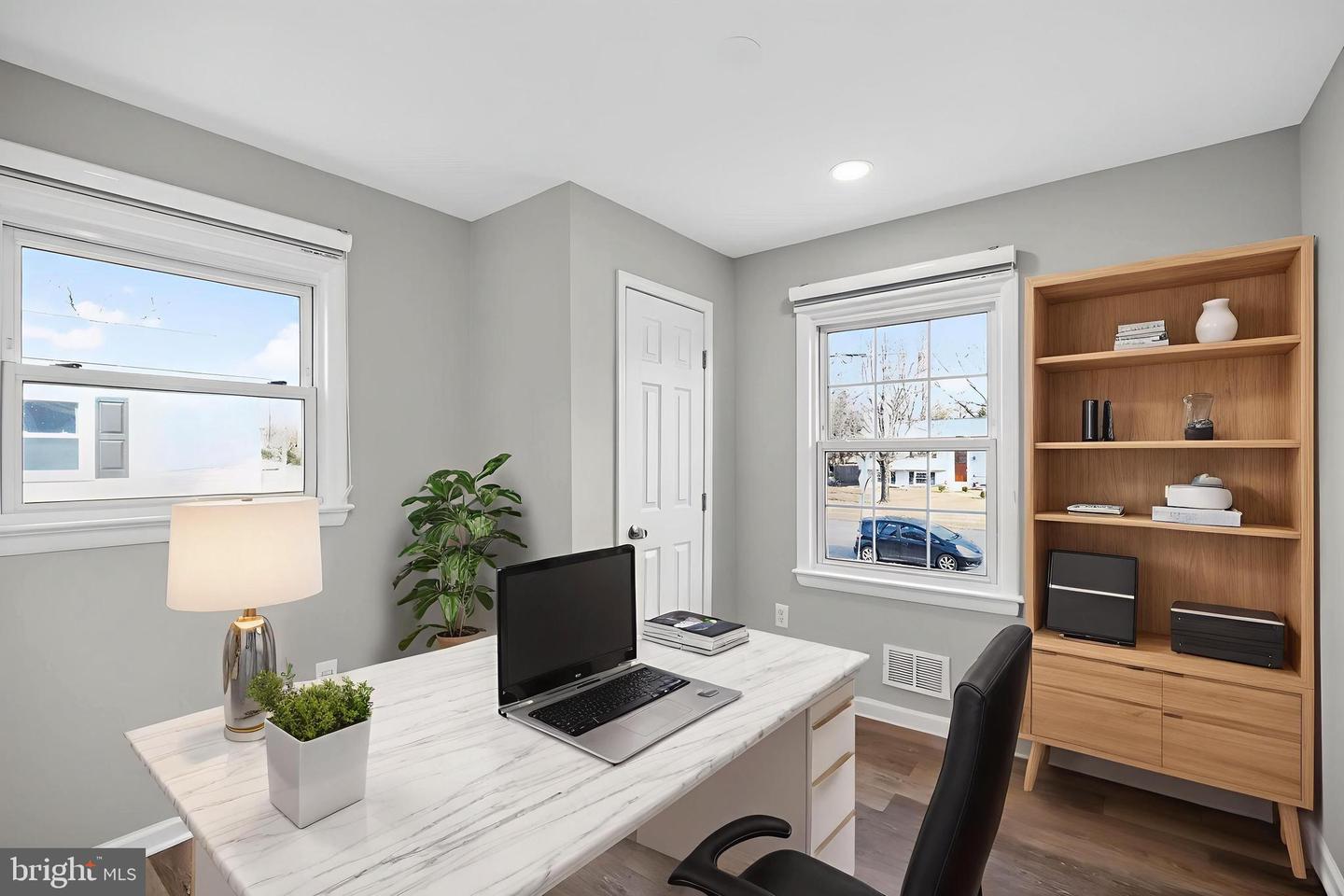 8012 FRYE RD, ALEXANDRIA, Virginia 22309, 4 Bedrooms Bedrooms, ,3 BathroomsBathrooms,Residential,For sale,8012 FRYE RD,VAFX2282302 MLS # VAFX2282302