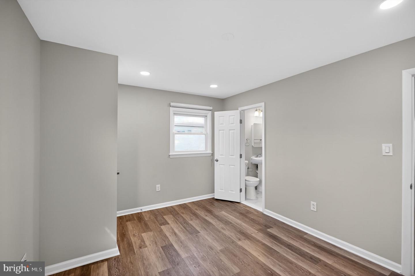 8012 FRYE RD, ALEXANDRIA, Virginia 22309, 4 Bedrooms Bedrooms, ,3 BathroomsBathrooms,Residential,For sale,8012 FRYE RD,VAFX2282302 MLS # VAFX2282302