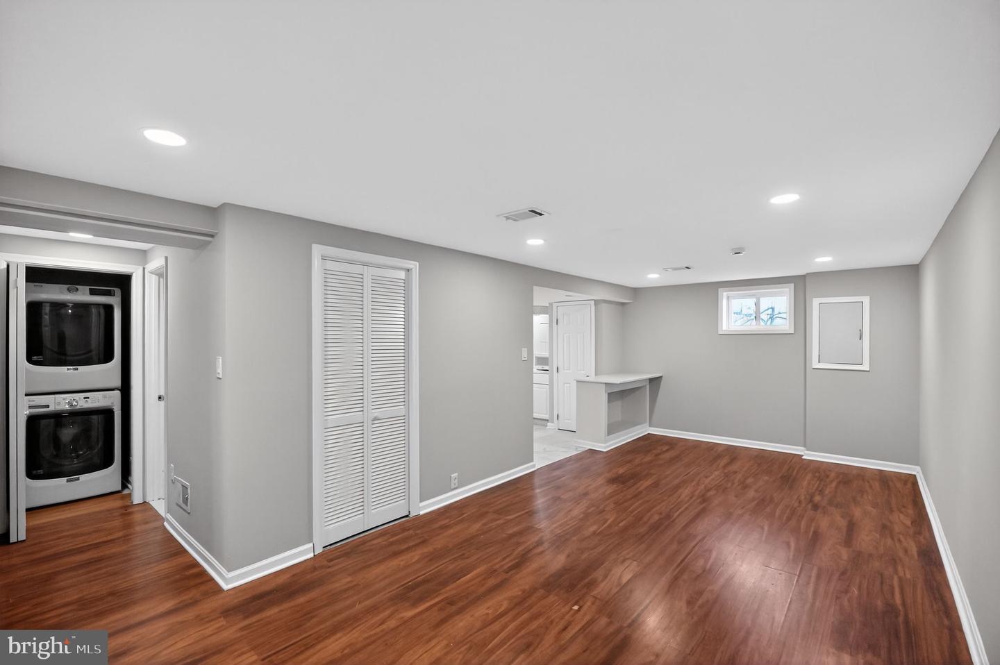 8012 FRYE RD, ALEXANDRIA, Virginia 22309, 4 Bedrooms Bedrooms, ,3 BathroomsBathrooms,Residential,For sale,8012 FRYE RD,VAFX2282302 MLS # VAFX2282302