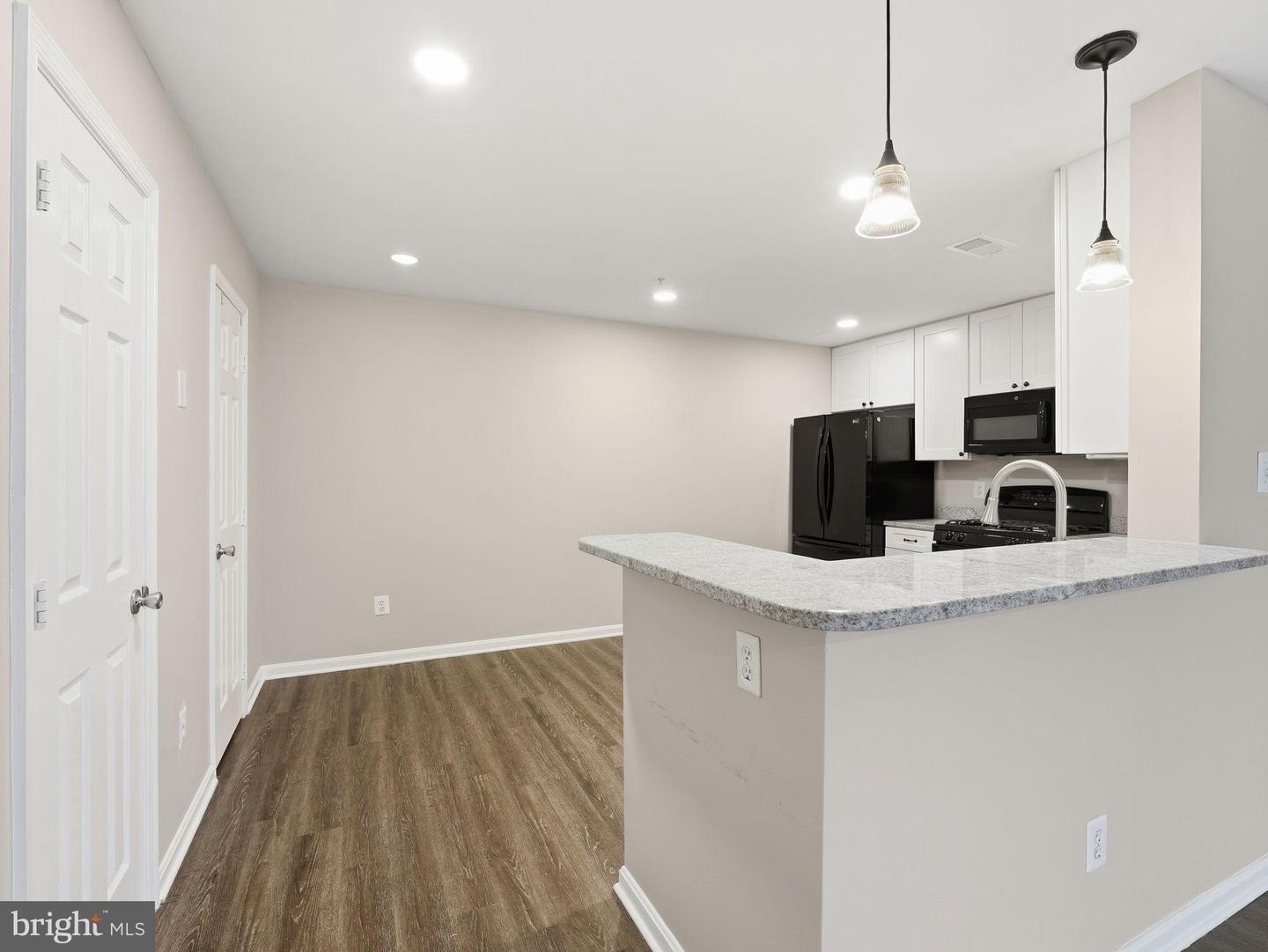 4308 HACKNEY COACH LN #127, FAIRFAX, Virginia 22030, 3 Bedrooms Bedrooms, 9 Rooms Rooms,2 BathroomsBathrooms,Residential,For sale,4308 HACKNEY COACH LN #127,VAFX2282322 MLS # VAFX2282322