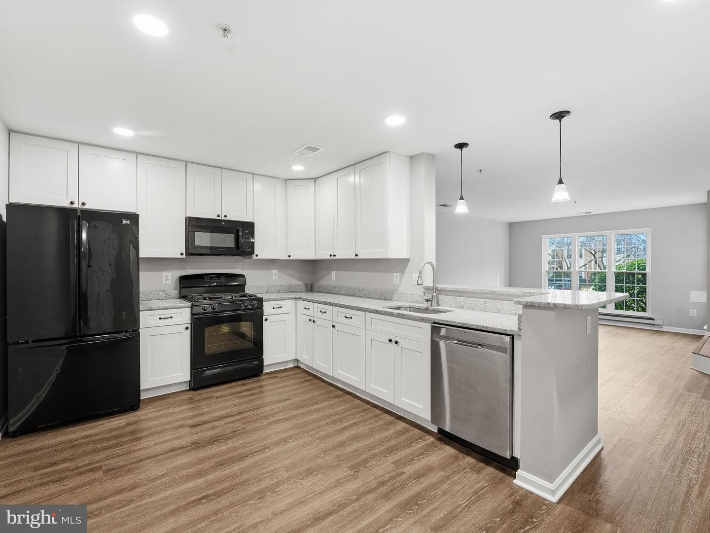 4308 HACKNEY COACH LN #127, FAIRFAX, Virginia 22030, 3 Bedrooms Bedrooms, 9 Rooms Rooms,2 BathroomsBathrooms,Residential,For sale,4308 HACKNEY COACH LN #127,VAFX2282322 MLS # VAFX2282322