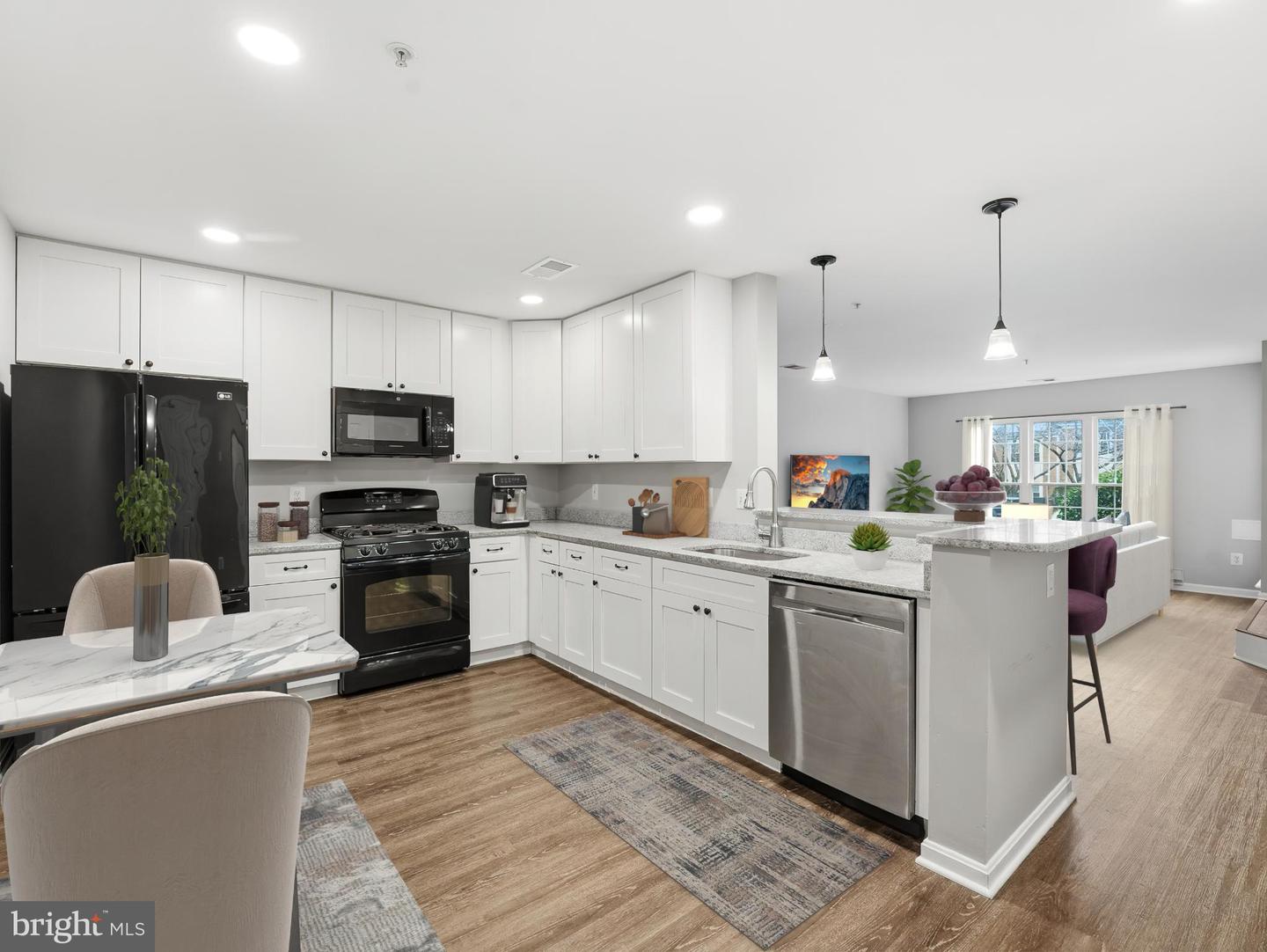 4308 HACKNEY COACH LN #127, FAIRFAX, Virginia 22030, 3 Bedrooms Bedrooms, 9 Rooms Rooms,2 BathroomsBathrooms,Residential,For sale,4308 HACKNEY COACH LN #127,VAFX2282322 MLS # VAFX2282322