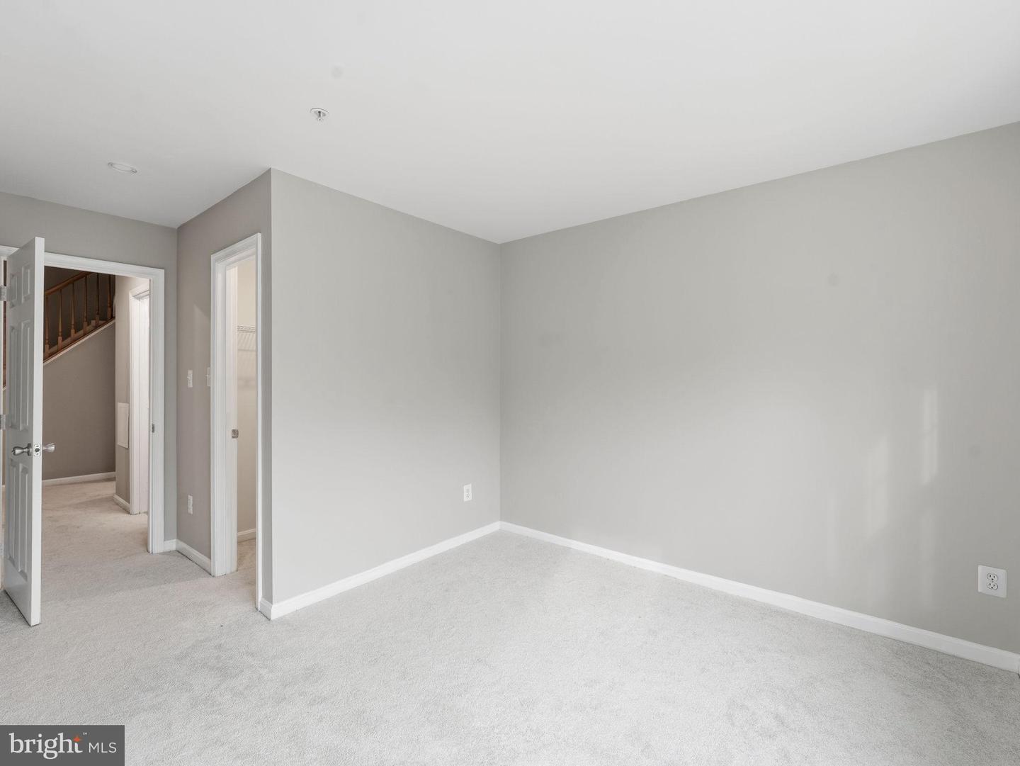 4308 HACKNEY COACH LN #127, FAIRFAX, Virginia 22030, 3 Bedrooms Bedrooms, 9 Rooms Rooms,2 BathroomsBathrooms,Residential,For sale,4308 HACKNEY COACH LN #127,VAFX2282322 MLS # VAFX2282322