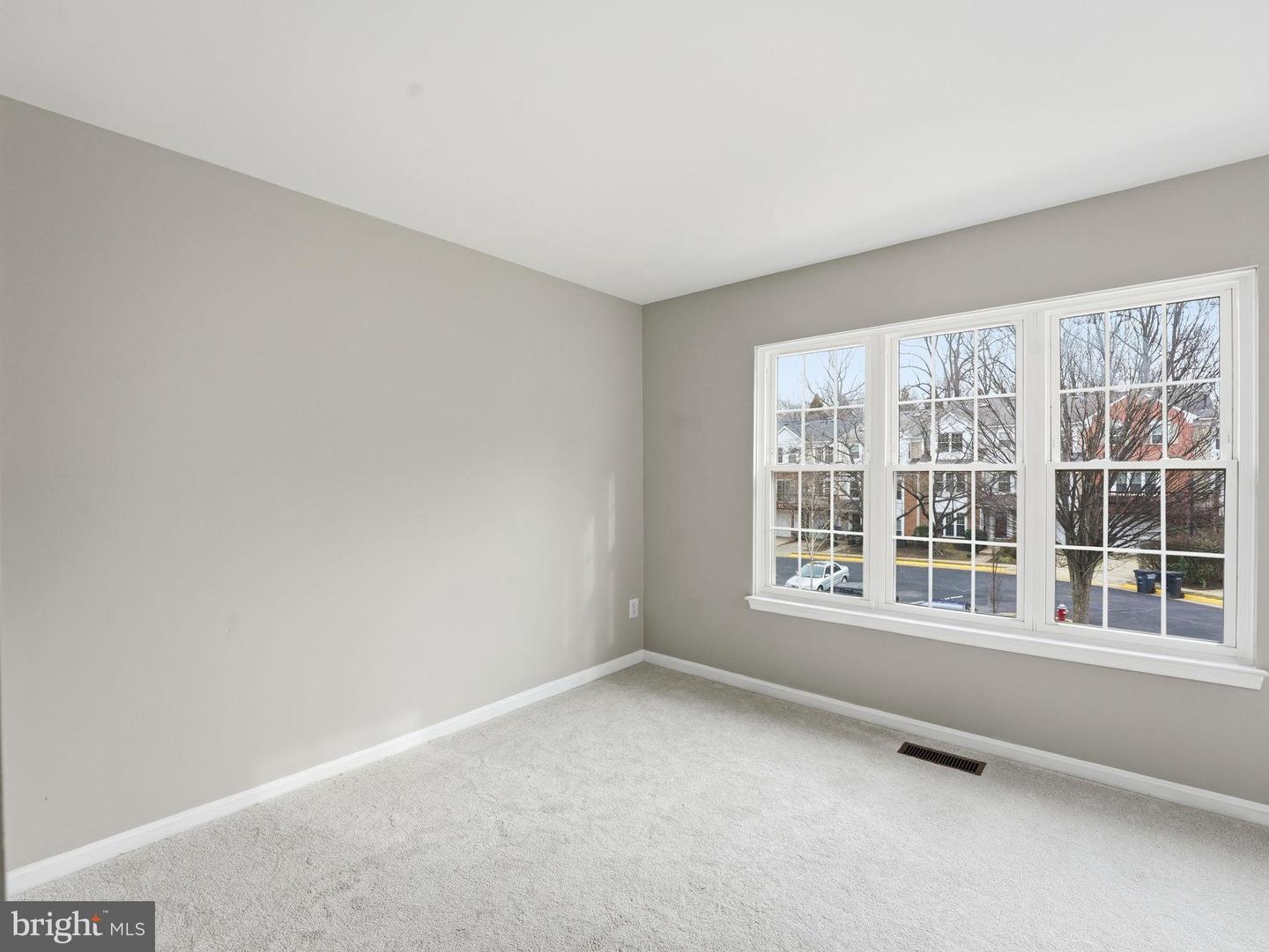 4308 HACKNEY COACH LN #127, FAIRFAX, Virginia 22030, 3 Bedrooms Bedrooms, 9 Rooms Rooms,2 BathroomsBathrooms,Residential,For sale,4308 HACKNEY COACH LN #127,VAFX2282322 MLS # VAFX2282322