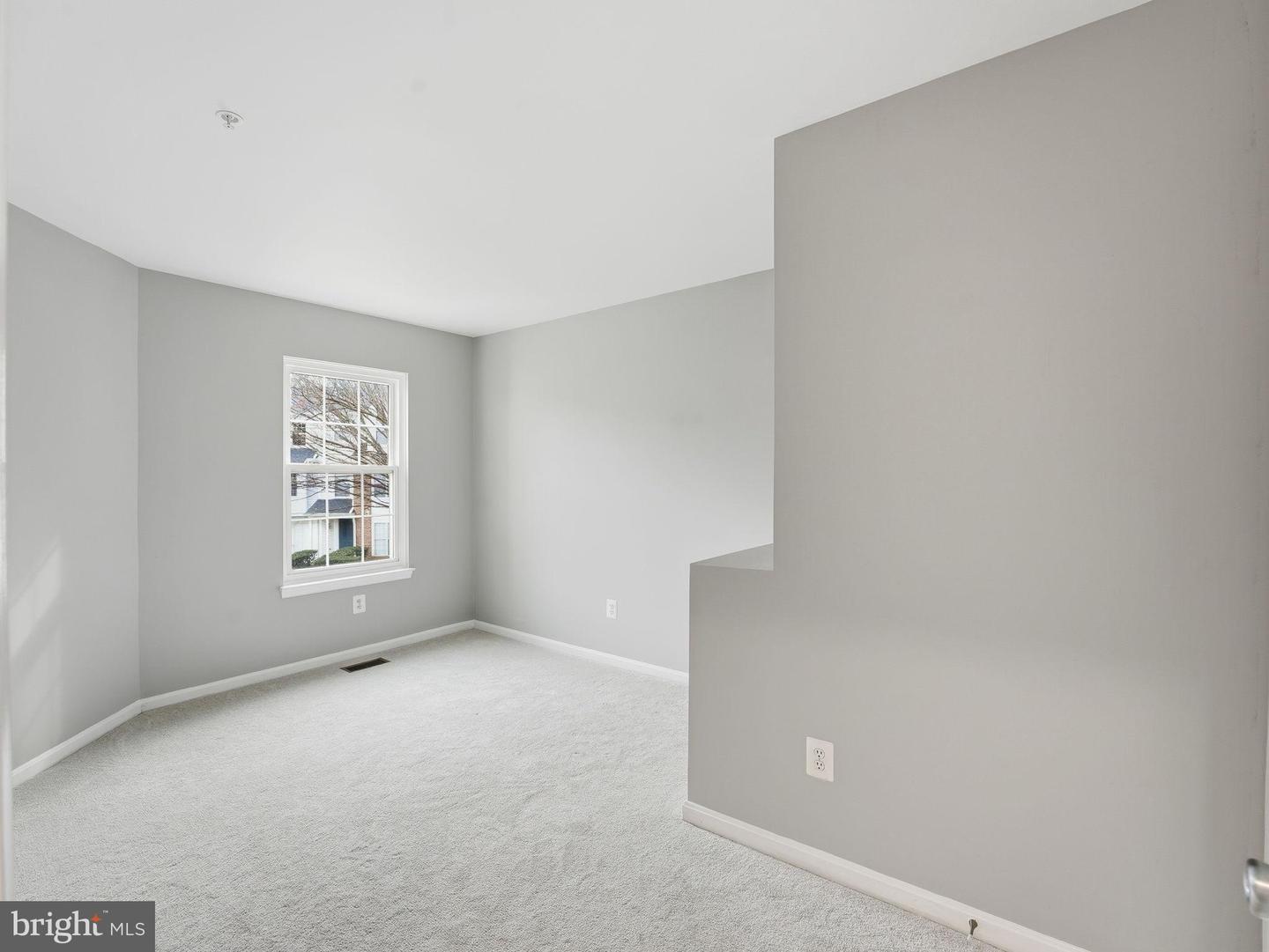 4308 HACKNEY COACH LN #127, FAIRFAX, Virginia 22030, 3 Bedrooms Bedrooms, 9 Rooms Rooms,2 BathroomsBathrooms,Residential,For sale,4308 HACKNEY COACH LN #127,VAFX2282322 MLS # VAFX2282322