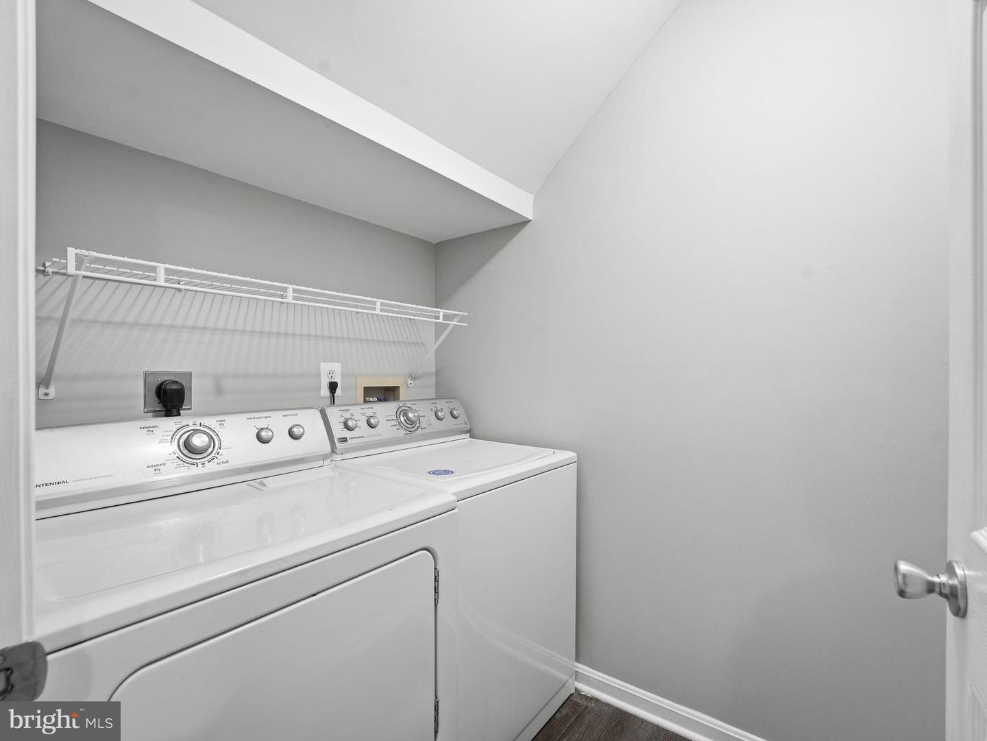 4308 HACKNEY COACH LN #127, FAIRFAX, Virginia 22030, 3 Bedrooms Bedrooms, 9 Rooms Rooms,2 BathroomsBathrooms,Residential,For sale,4308 HACKNEY COACH LN #127,VAFX2282322 MLS # VAFX2282322