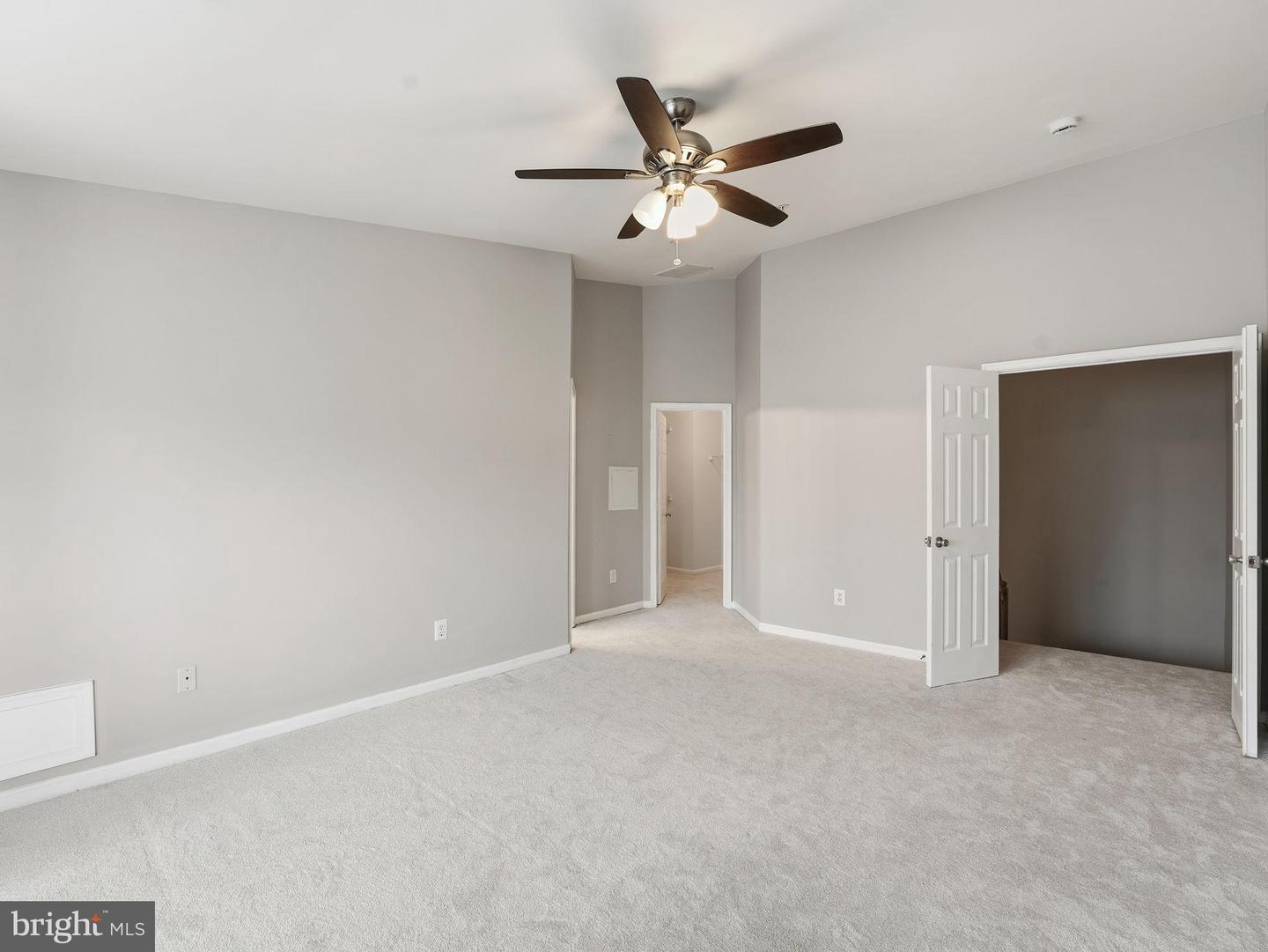 4308 HACKNEY COACH LN #127, FAIRFAX, Virginia 22030, 3 Bedrooms Bedrooms, 9 Rooms Rooms,2 BathroomsBathrooms,Residential,For sale,4308 HACKNEY COACH LN #127,VAFX2282322 MLS # VAFX2282322