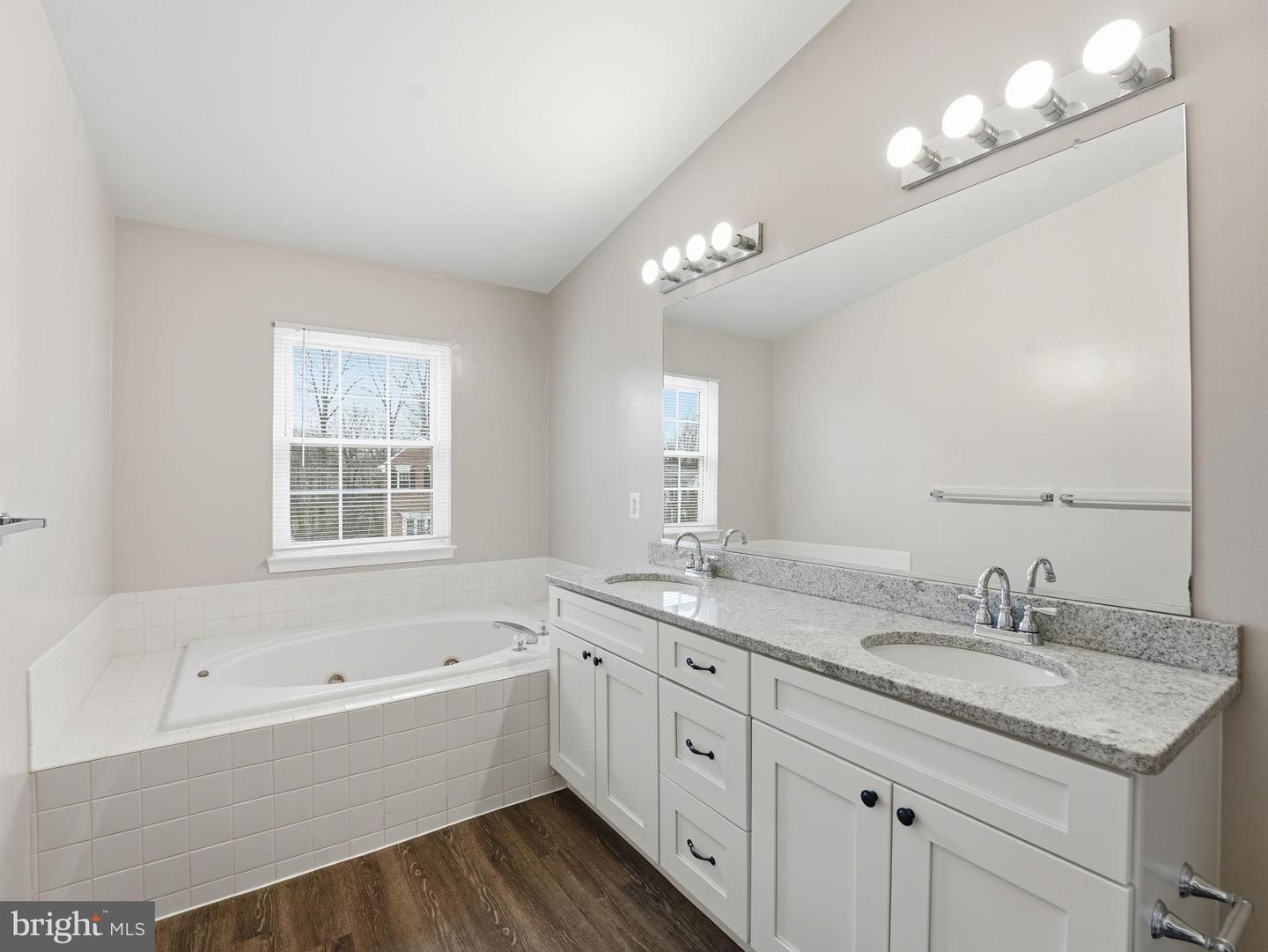 4308 HACKNEY COACH LN #127, FAIRFAX, Virginia 22030, 3 Bedrooms Bedrooms, 9 Rooms Rooms,2 BathroomsBathrooms,Residential,For sale,4308 HACKNEY COACH LN #127,VAFX2282322 MLS # VAFX2282322