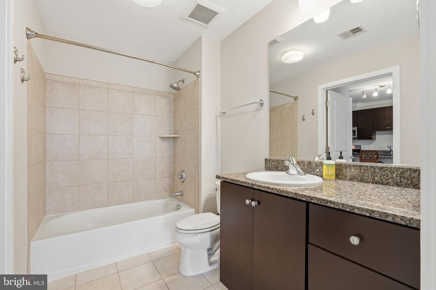 815 N PATRICK ST #406, ALEXANDRIA, Virginia 22314, 1 Bedroom Bedrooms, ,1 BathroomBathrooms,Residential,For sale,815 N PATRICK ST #406,VAAX2052376 MLS # VAAX2052376