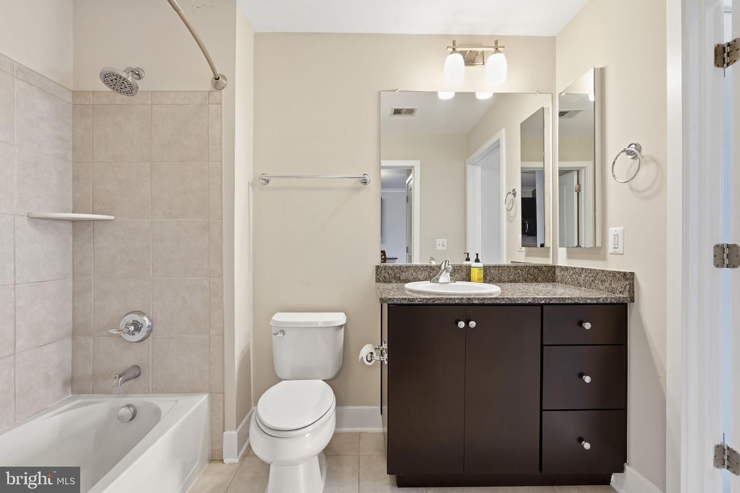 815 N PATRICK ST #406, ALEXANDRIA, Virginia 22314, 1 Bedroom Bedrooms, ,1 BathroomBathrooms,Residential,For sale,815 N PATRICK ST #406,VAAX2052376 MLS # VAAX2052376