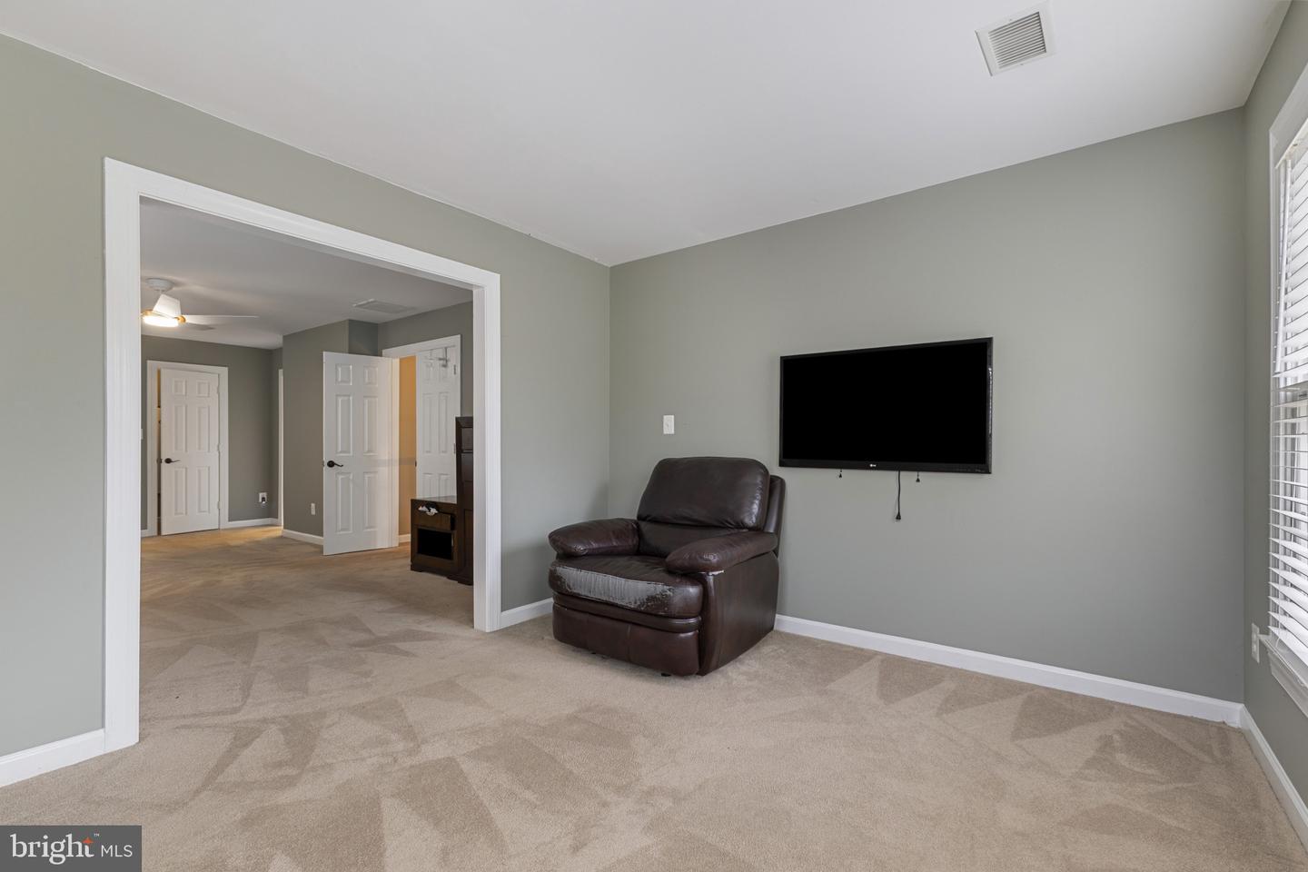 4291 LAWNVALE DR, GAINESVILLE, Virginia 20155, 4 Bedrooms Bedrooms, ,2 BathroomsBathrooms,Residential,For sale,4291 LAWNVALE DR,VAPW2109068 MLS # VAPW2109068