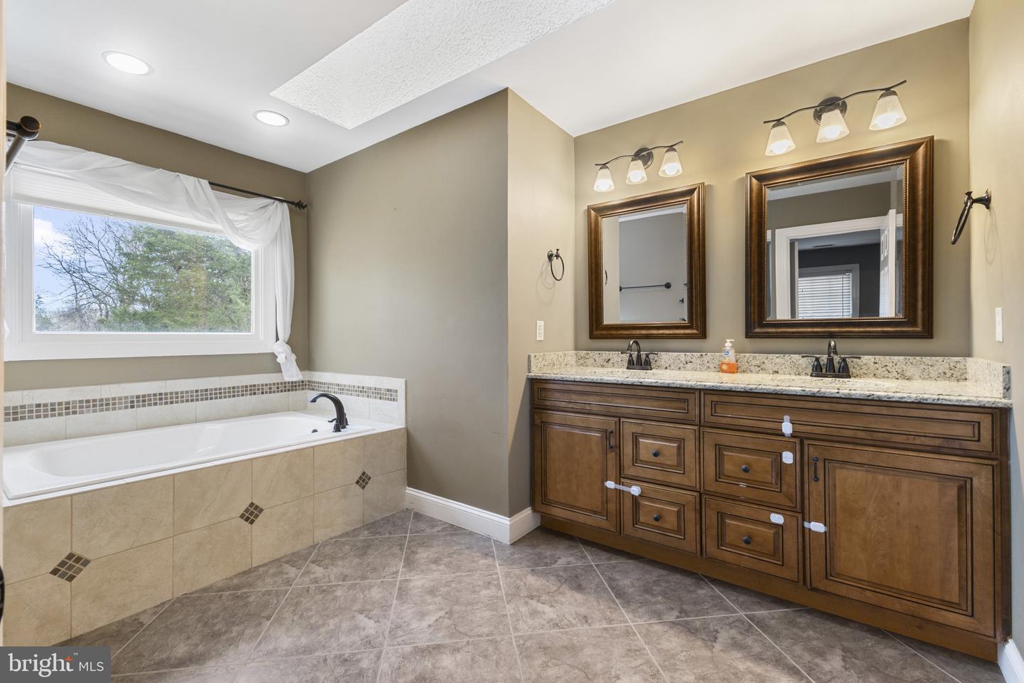 4291 LAWNVALE DR, GAINESVILLE, Virginia 20155, 4 Bedrooms Bedrooms, ,2 BathroomsBathrooms,Residential,For sale,4291 LAWNVALE DR,VAPW2109068 MLS # VAPW2109068