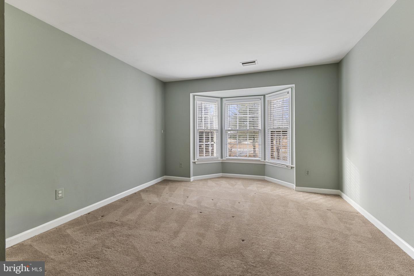 4291 LAWNVALE DR, GAINESVILLE, Virginia 20155, 4 Bedrooms Bedrooms, ,2 BathroomsBathrooms,Residential,For sale,4291 LAWNVALE DR,VAPW2109068 MLS # VAPW2109068