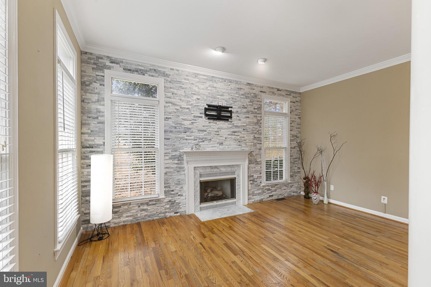 4291 LAWNVALE DR, GAINESVILLE, Virginia 20155, 4 Bedrooms Bedrooms, ,2 BathroomsBathrooms,Residential,For sale,4291 LAWNVALE DR,VAPW2109068 MLS # VAPW2109068