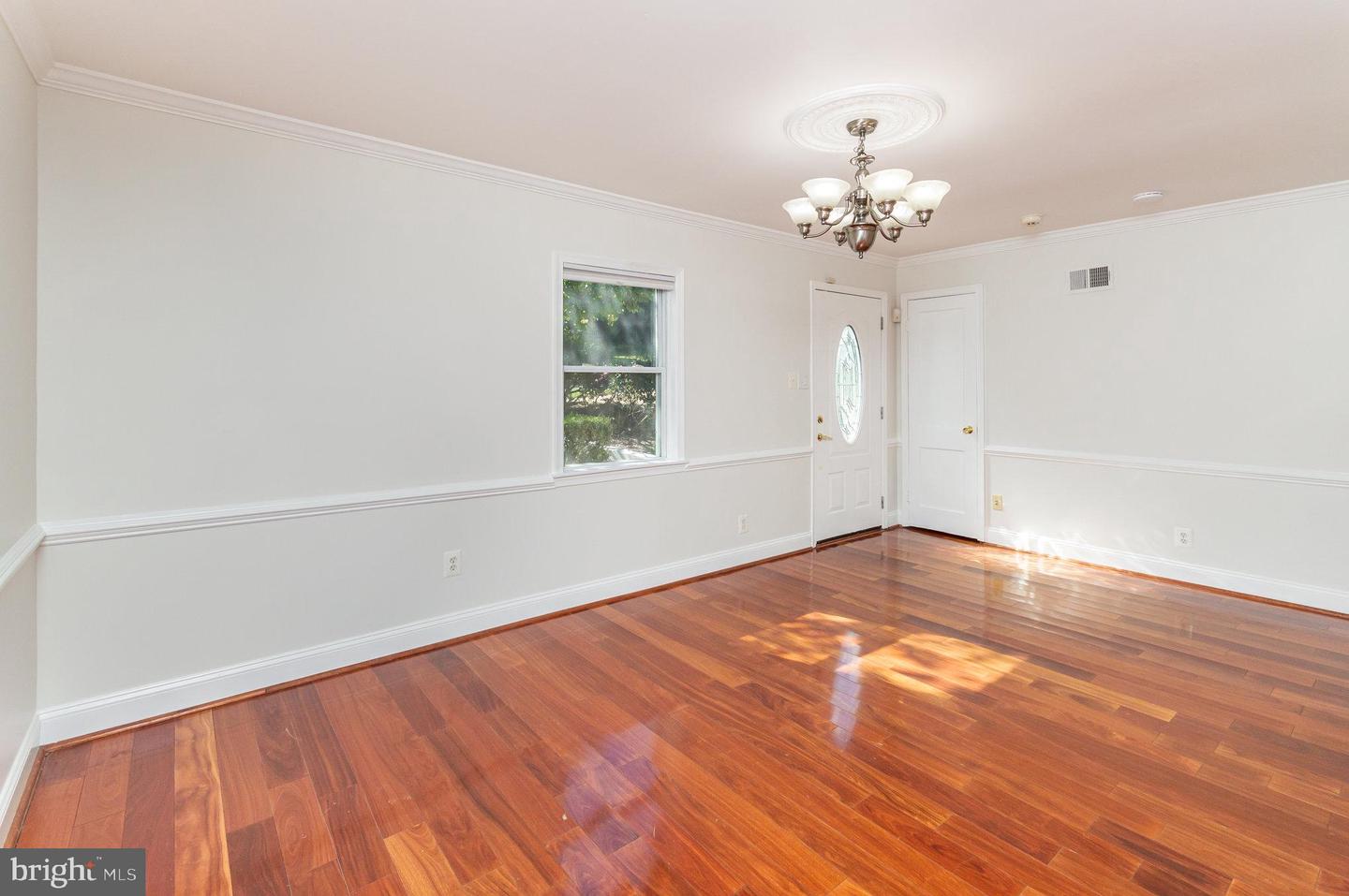 3206 BURGUNDY RD, ALEXANDRIA, Virginia 22303, 5 Bedrooms Bedrooms, ,2 BathroomsBathrooms,Residential,For sale,3206 BURGUNDY RD,VAFX2282386 MLS # VAFX2282386