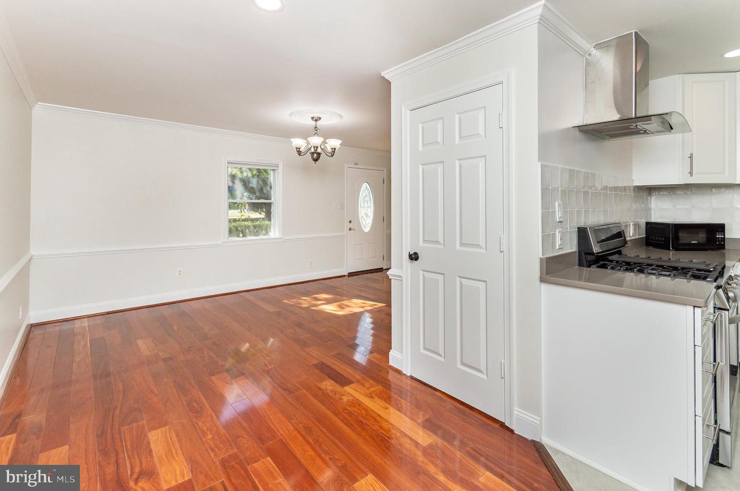 3206 BURGUNDY RD, ALEXANDRIA, Virginia 22303, 5 Bedrooms Bedrooms, ,2 BathroomsBathrooms,Residential,For sale,3206 BURGUNDY RD,VAFX2282386 MLS # VAFX2282386