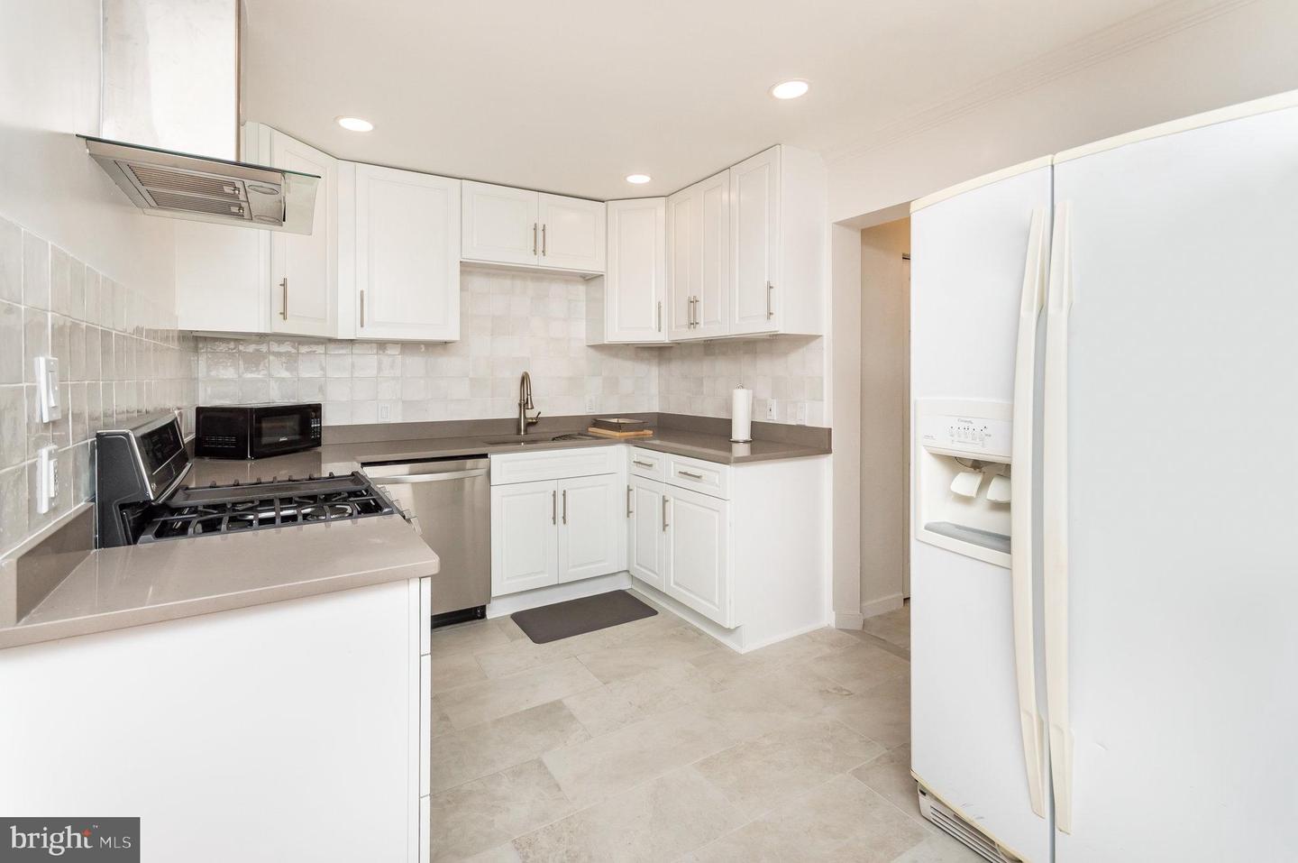 3206 BURGUNDY RD, ALEXANDRIA, Virginia 22303, 5 Bedrooms Bedrooms, ,2 BathroomsBathrooms,Residential,For sale,3206 BURGUNDY RD,VAFX2282386 MLS # VAFX2282386