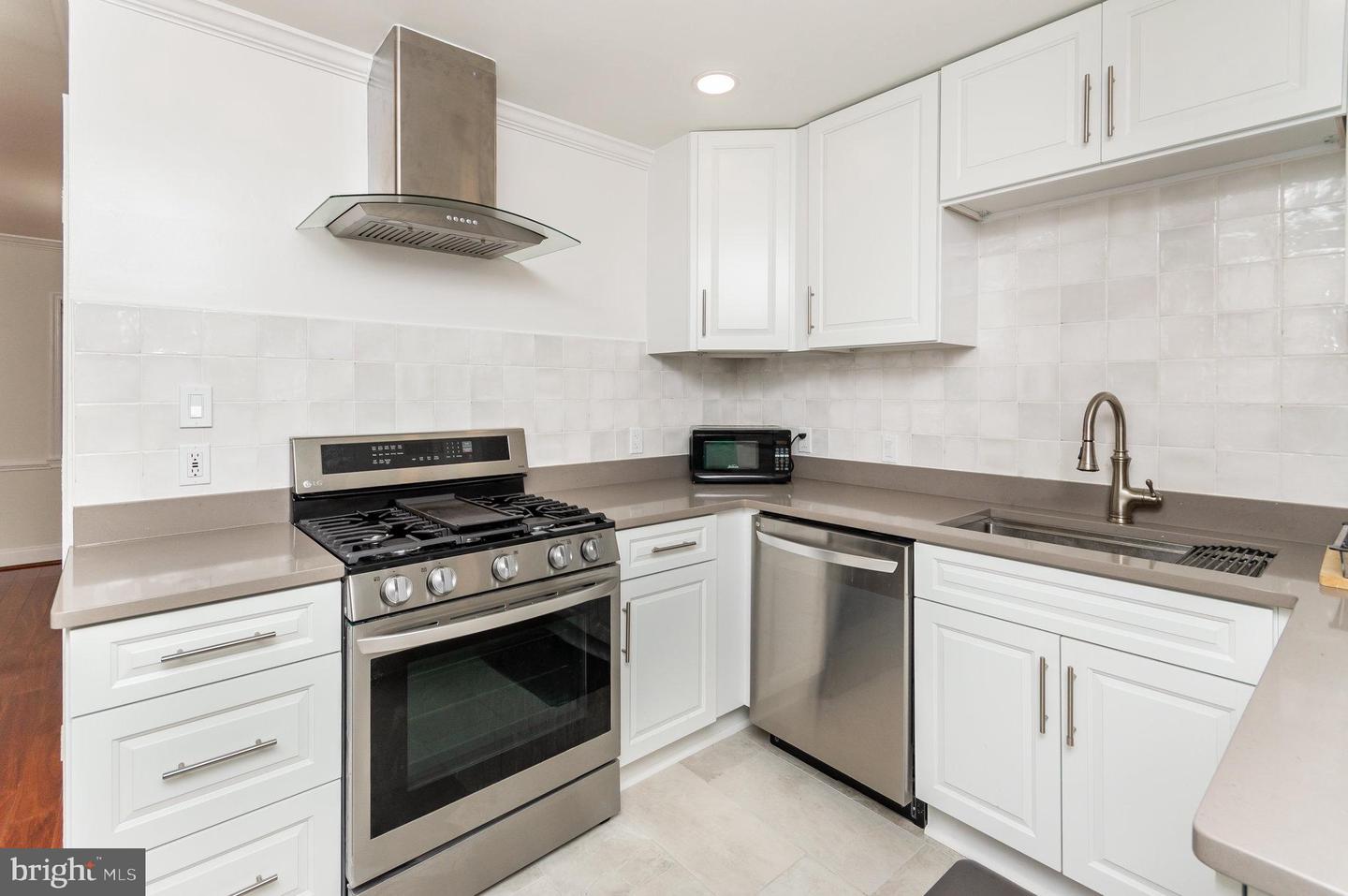 3206 BURGUNDY RD, ALEXANDRIA, Virginia 22303, 5 Bedrooms Bedrooms, ,2 BathroomsBathrooms,Residential,For sale,3206 BURGUNDY RD,VAFX2282386 MLS # VAFX2282386