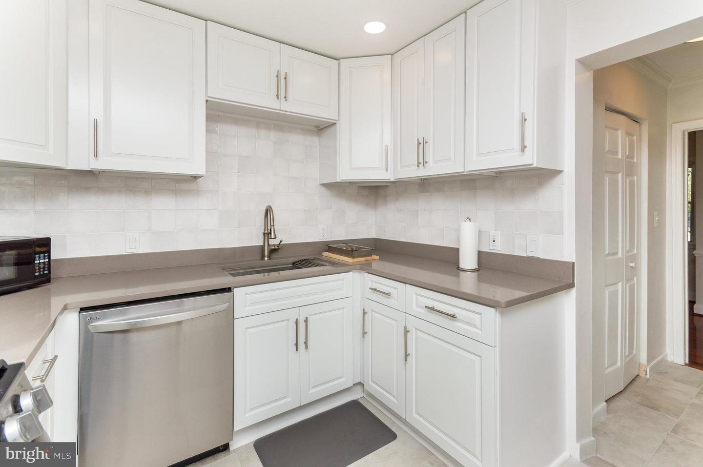 3206 BURGUNDY RD, ALEXANDRIA, Virginia 22303, 5 Bedrooms Bedrooms, ,2 BathroomsBathrooms,Residential,For sale,3206 BURGUNDY RD,VAFX2282386 MLS # VAFX2282386