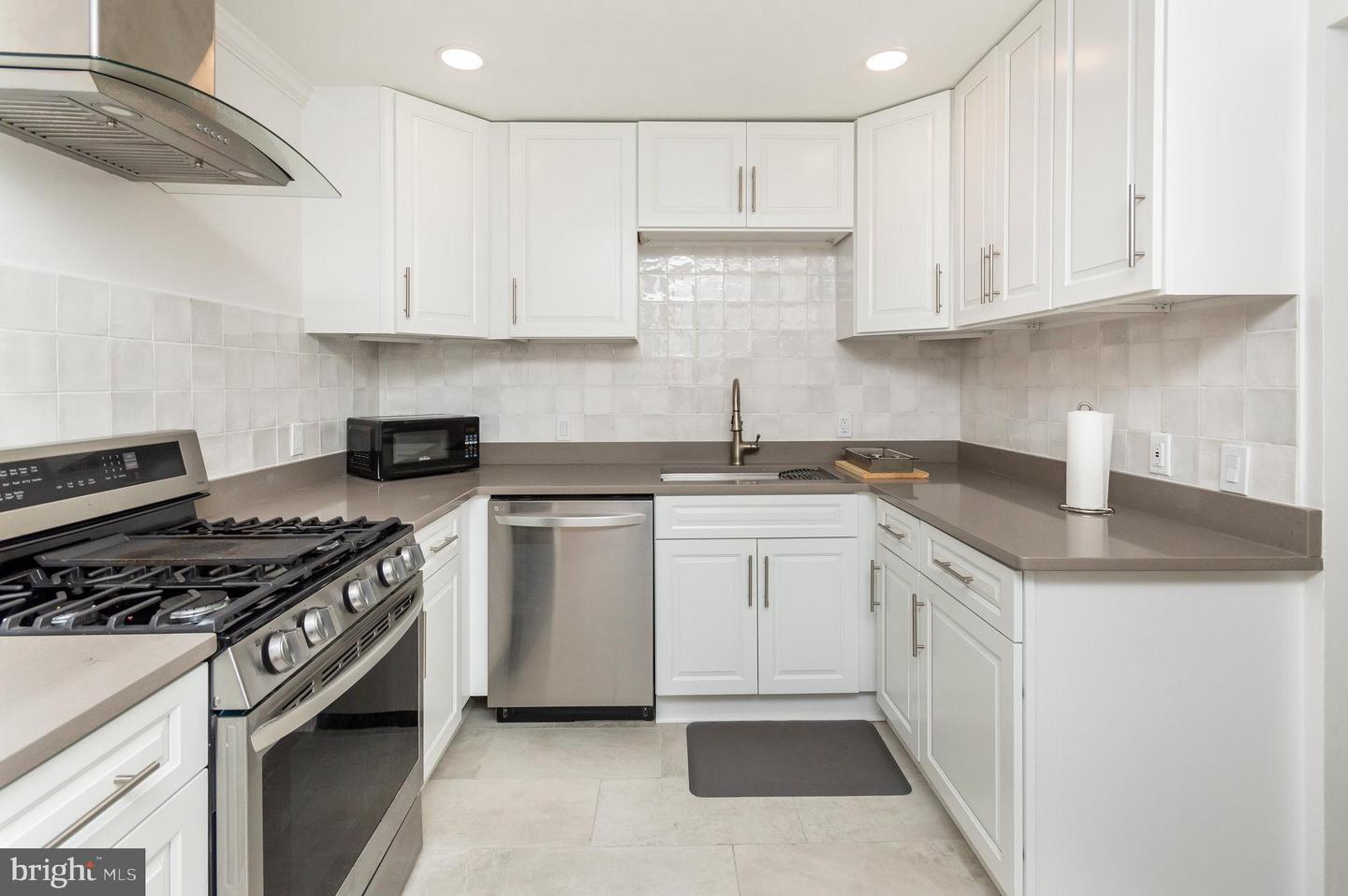 3206 BURGUNDY RD, ALEXANDRIA, Virginia 22303, 5 Bedrooms Bedrooms, ,2 BathroomsBathrooms,Residential,For sale,3206 BURGUNDY RD,VAFX2282386 MLS # VAFX2282386