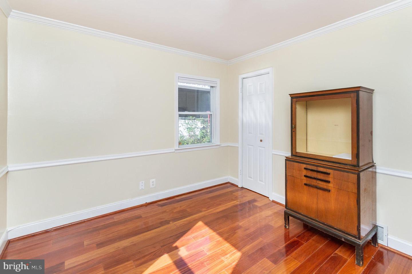 3206 BURGUNDY RD, ALEXANDRIA, Virginia 22303, 5 Bedrooms Bedrooms, ,2 BathroomsBathrooms,Residential,For sale,3206 BURGUNDY RD,VAFX2282386 MLS # VAFX2282386