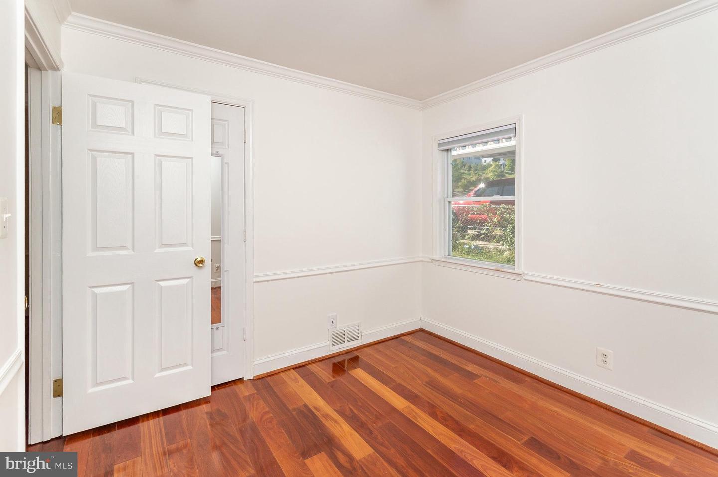 3206 BURGUNDY RD, ALEXANDRIA, Virginia 22303, 5 Bedrooms Bedrooms, ,2 BathroomsBathrooms,Residential,For sale,3206 BURGUNDY RD,VAFX2282386 MLS # VAFX2282386