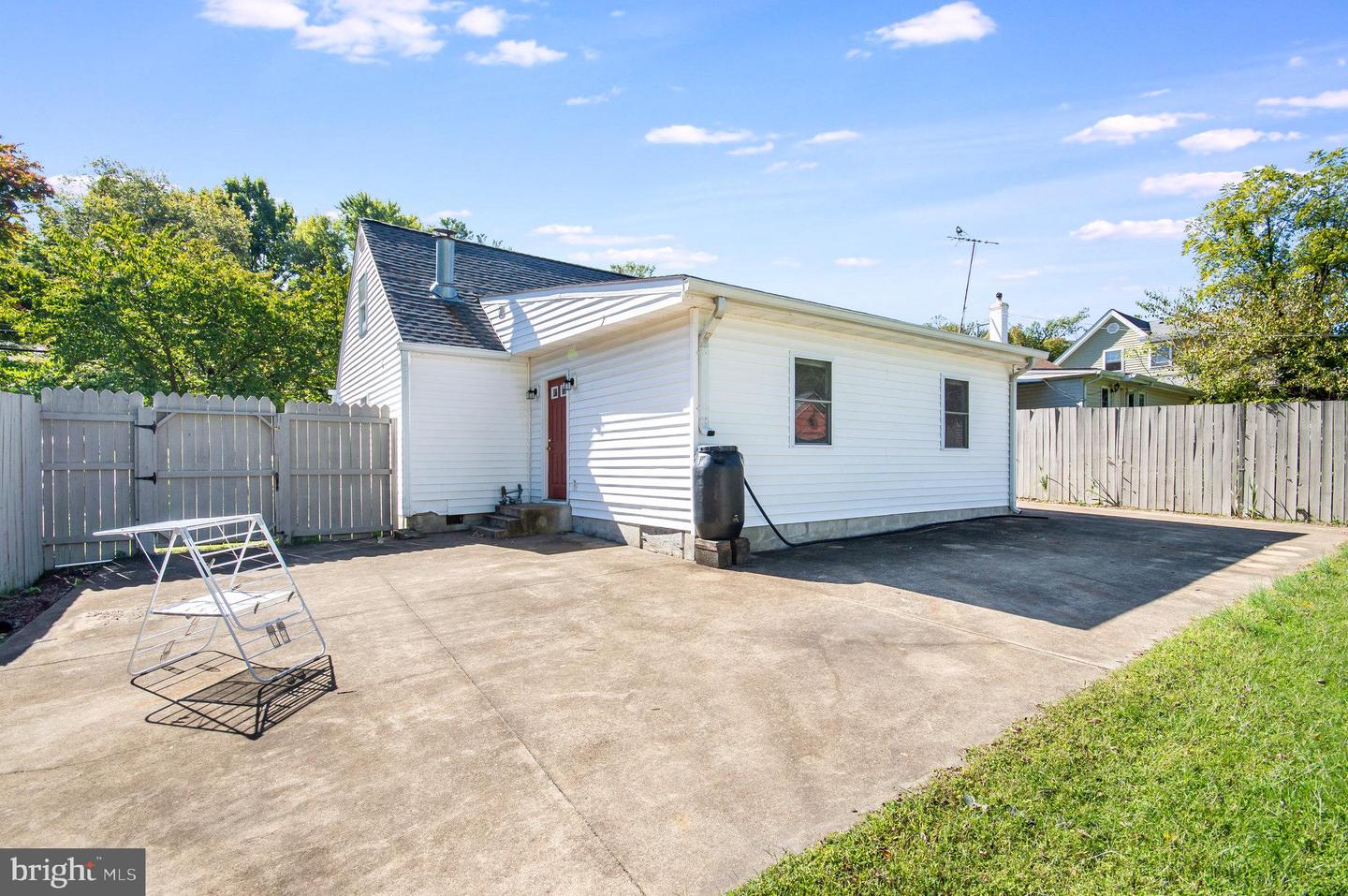 3206 BURGUNDY RD, ALEXANDRIA, Virginia 22303, 5 Bedrooms Bedrooms, ,2 BathroomsBathrooms,Residential,For sale,3206 BURGUNDY RD,VAFX2282386 MLS # VAFX2282386