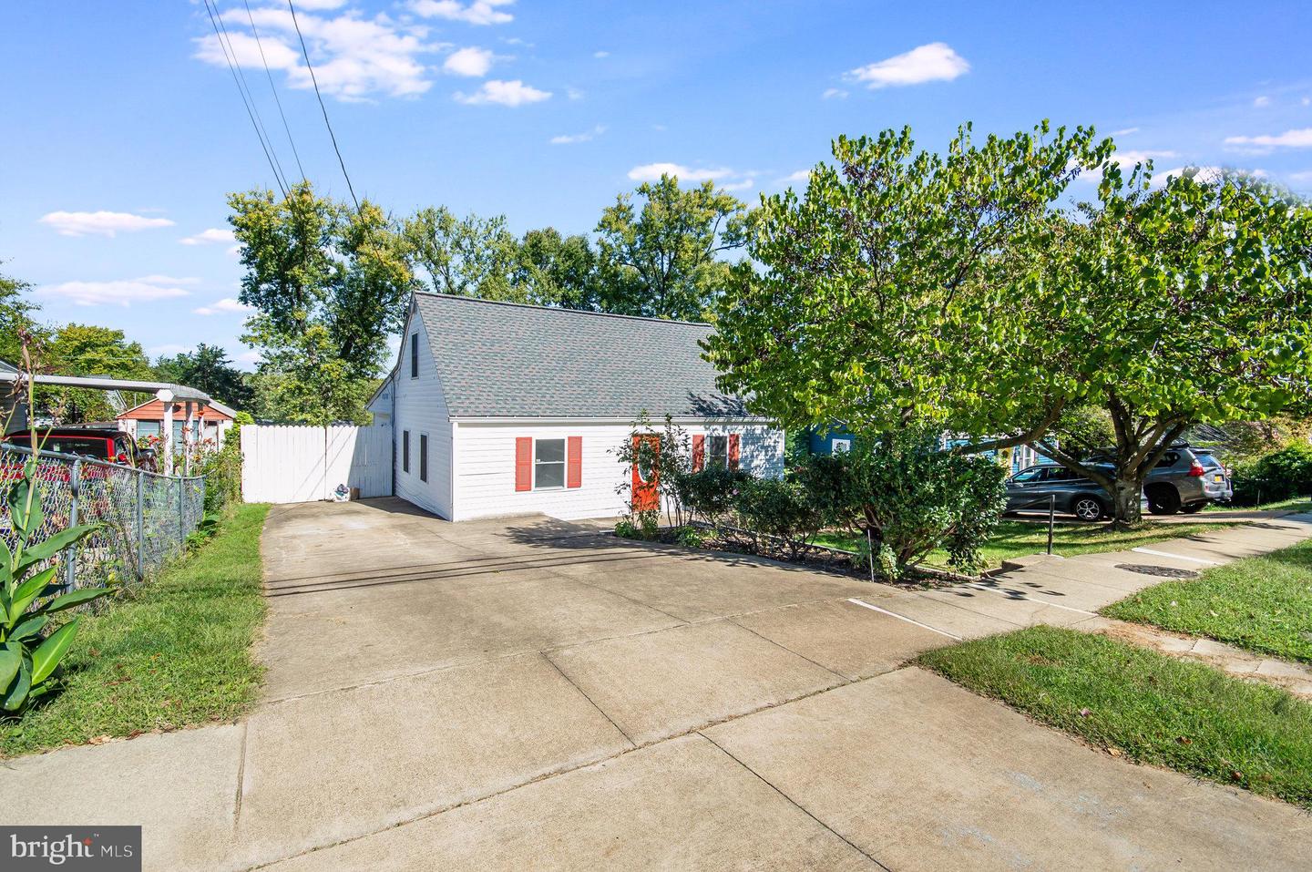 3206 BURGUNDY RD, ALEXANDRIA, Virginia 22303, 5 Bedrooms Bedrooms, ,2 BathroomsBathrooms,Residential,For sale,3206 BURGUNDY RD,VAFX2282386 MLS # VAFX2282386