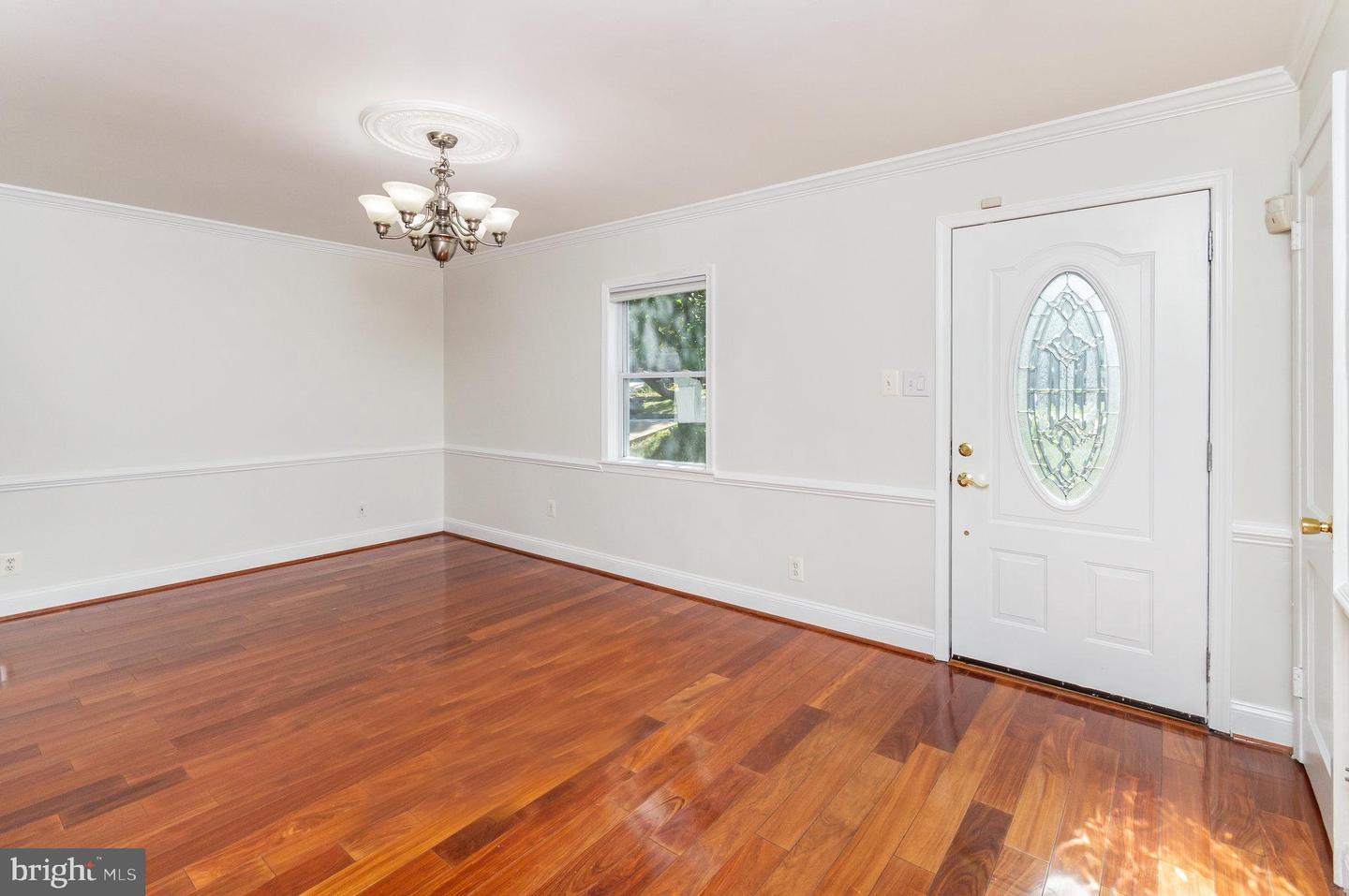 3206 BURGUNDY RD, ALEXANDRIA, Virginia 22303, 5 Bedrooms Bedrooms, ,2 BathroomsBathrooms,Residential,For sale,3206 BURGUNDY RD,VAFX2282386 MLS # VAFX2282386