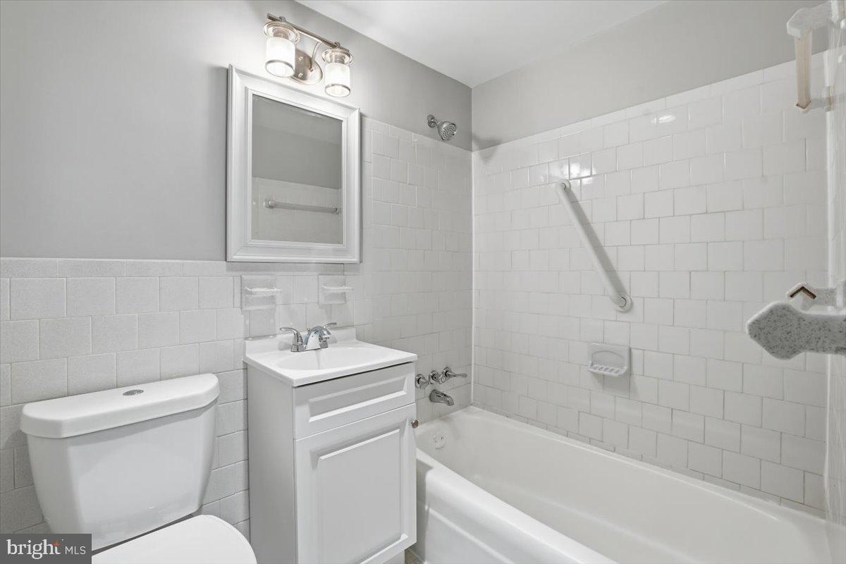 4600 DUKE ST #620, ALEXANDRIA, Virginia 22304, 3 Bedrooms Bedrooms, ,2 BathroomsBathrooms,Residential,For sale,4600 DUKE ST #620,VAAX2052408 MLS # VAAX2052408